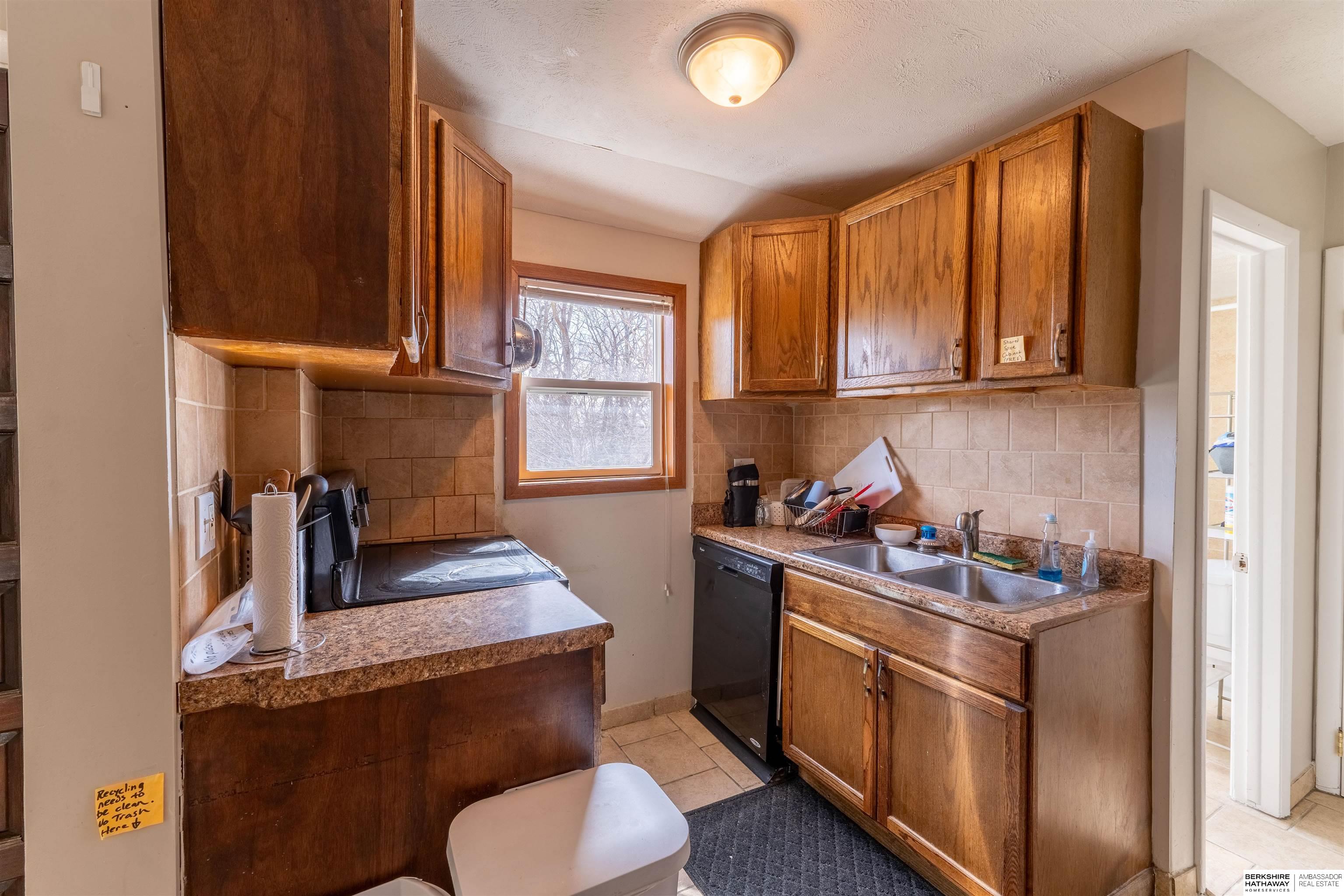 Omaha, Nebraska 68131, United States, 7 Bedrooms Bedrooms, ,4 BathroomsBathrooms,Residential,Active,96679