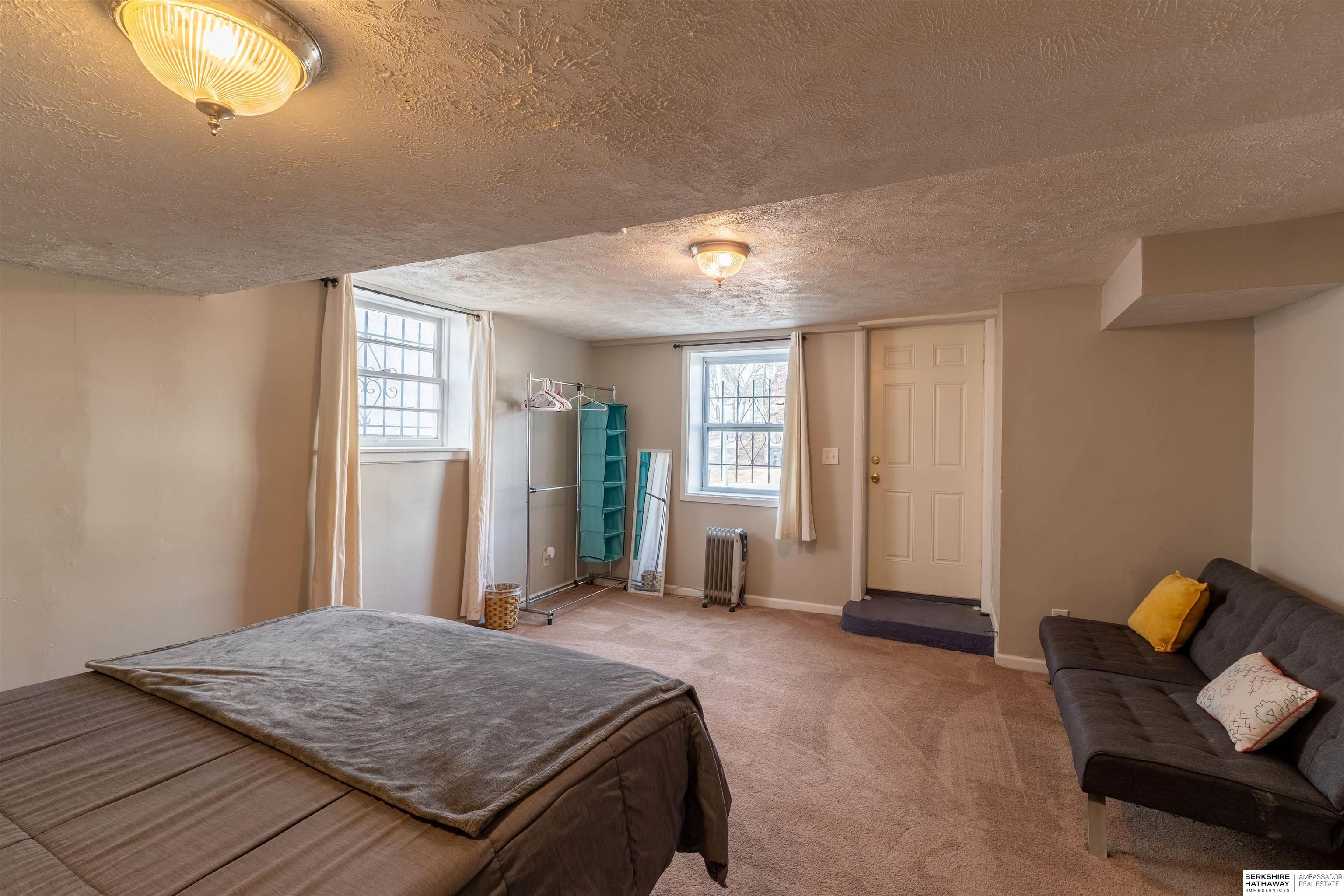 Omaha, Nebraska 68131, United States, 7 Bedrooms Bedrooms, ,4 BathroomsBathrooms,Residential,Active,96679