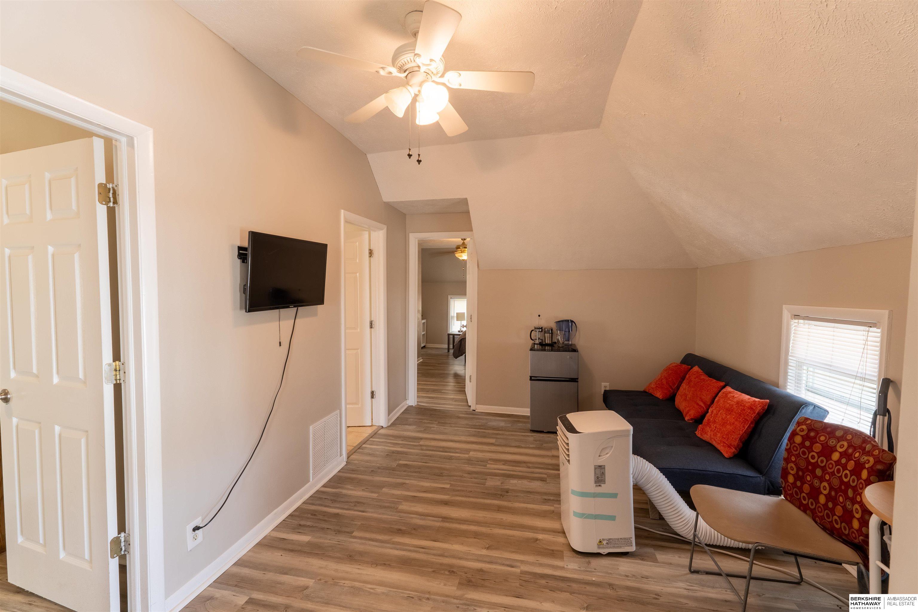 Omaha, Nebraska 68131, United States, 7 Bedrooms Bedrooms, ,4 BathroomsBathrooms,Residential,Active,96679