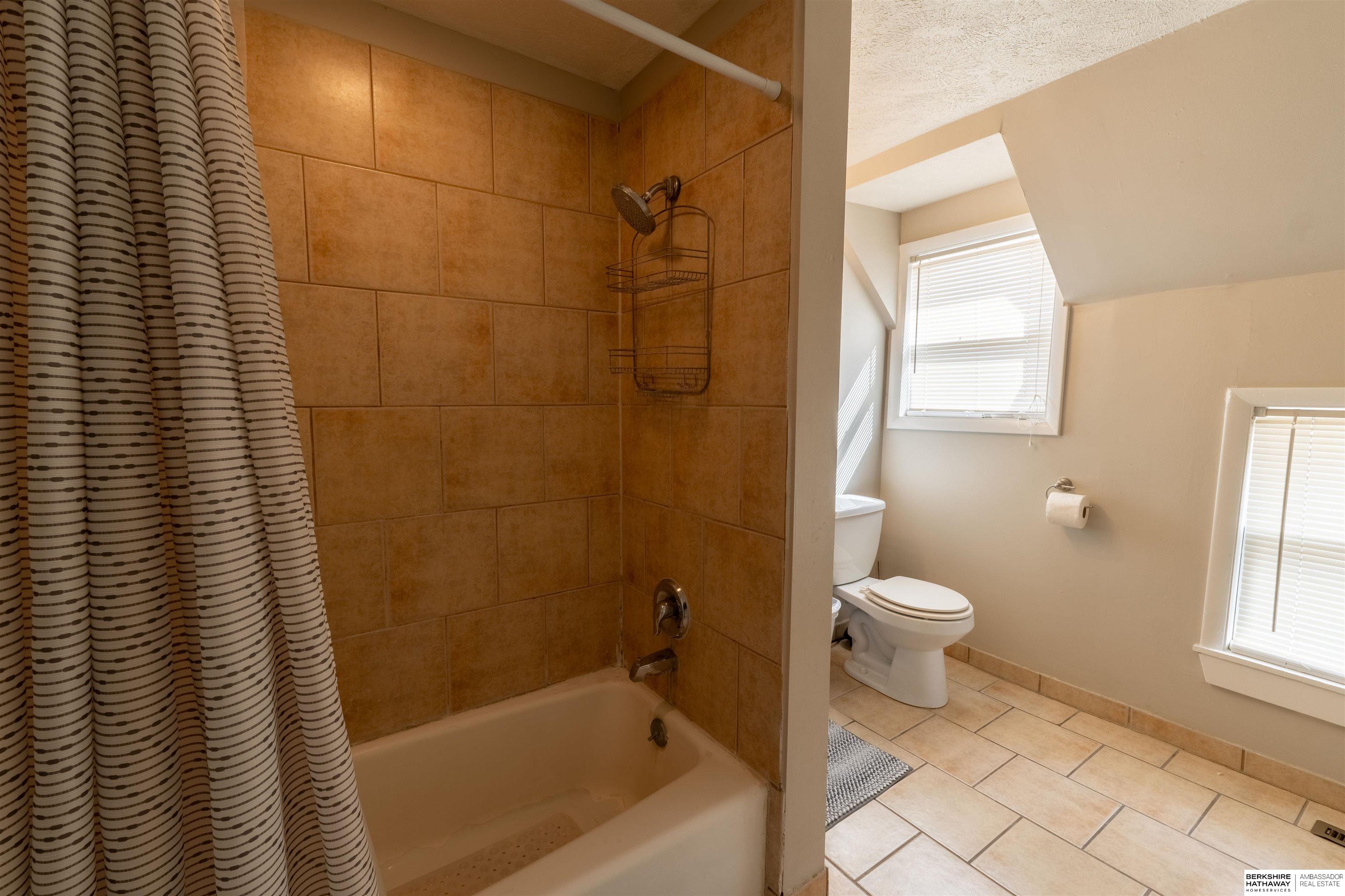 Omaha, Nebraska 68131, United States, 7 Bedrooms Bedrooms, ,4 BathroomsBathrooms,Residential,Active,96679