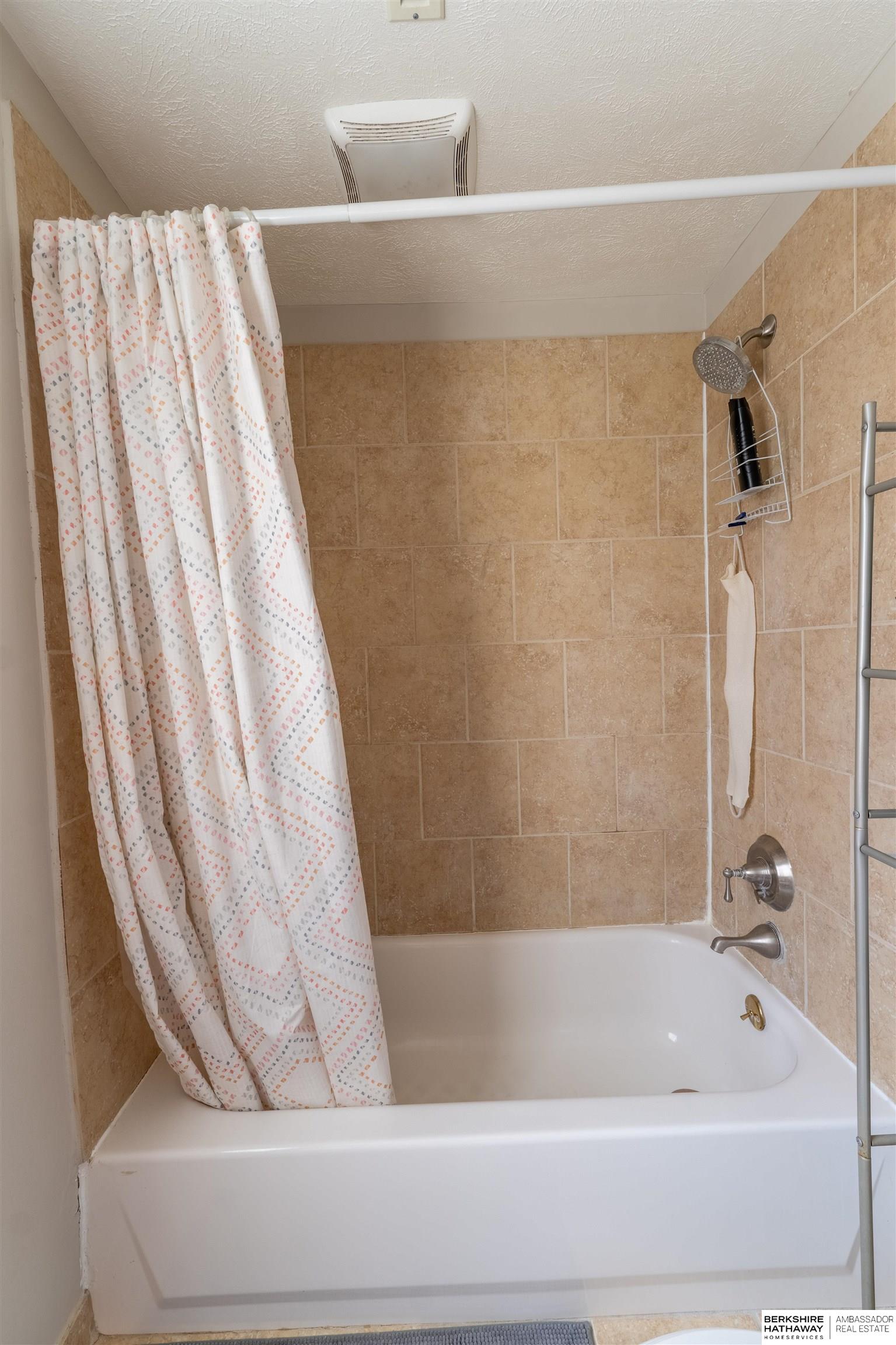 Omaha, Nebraska 68131, United States, 7 Bedrooms Bedrooms, ,4 BathroomsBathrooms,Residential,Active,96679