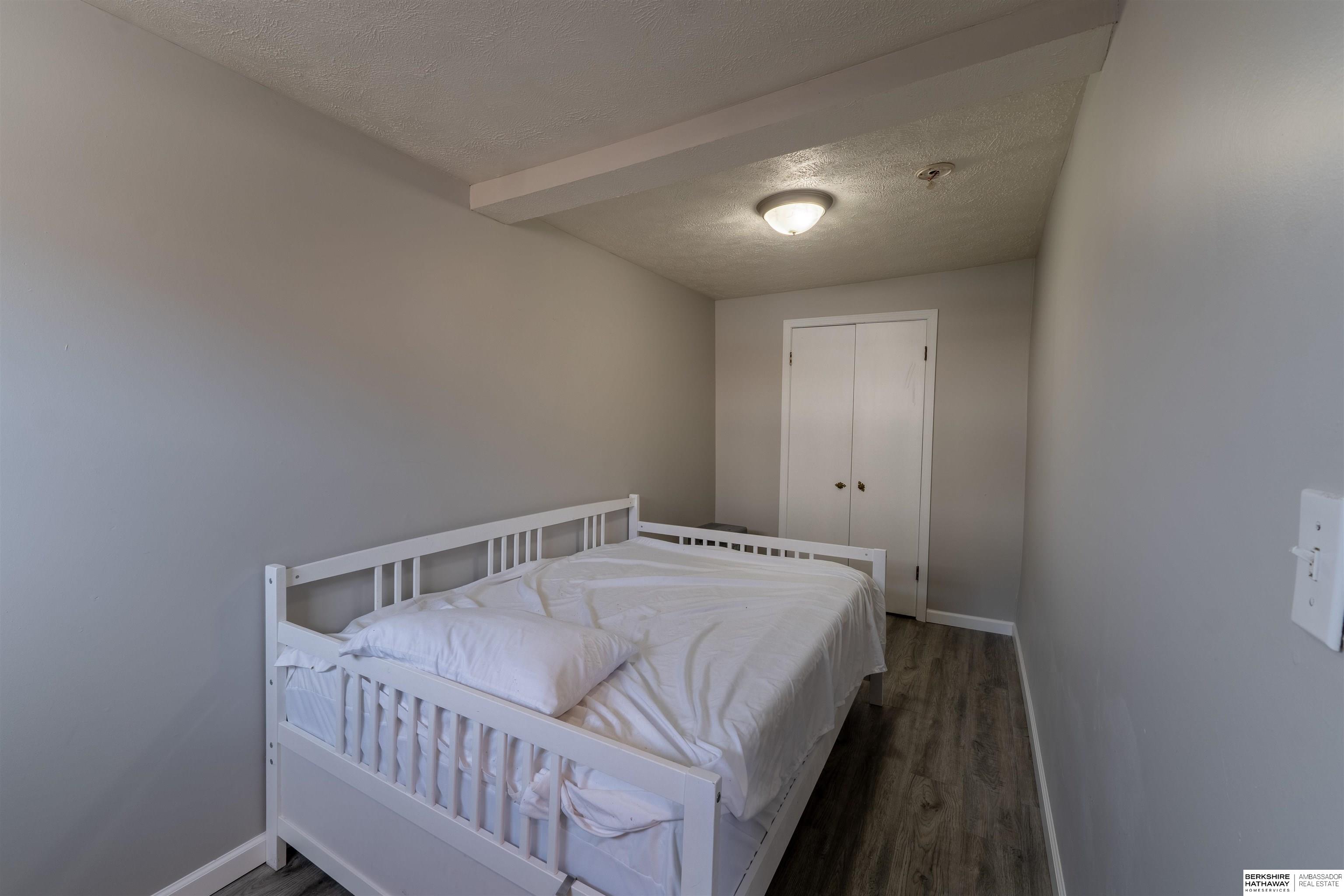 Omaha, Nebraska 68131, United States, 7 Bedrooms Bedrooms, ,4 BathroomsBathrooms,Residential,Active,96679