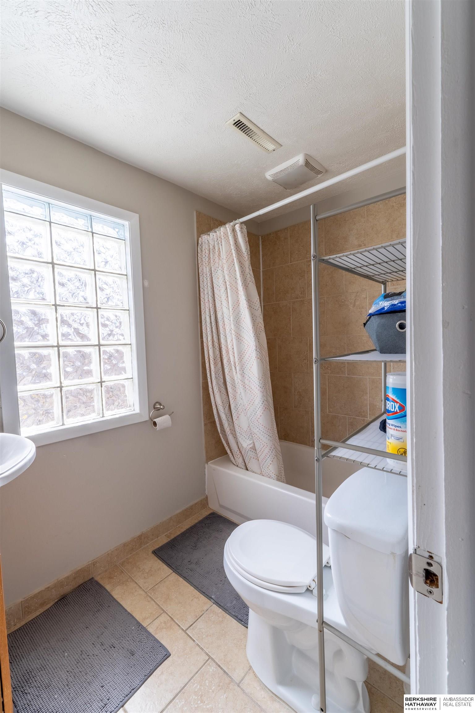 Omaha, Nebraska 68131, United States, 7 Bedrooms Bedrooms, ,4 BathroomsBathrooms,Residential,Active,96679