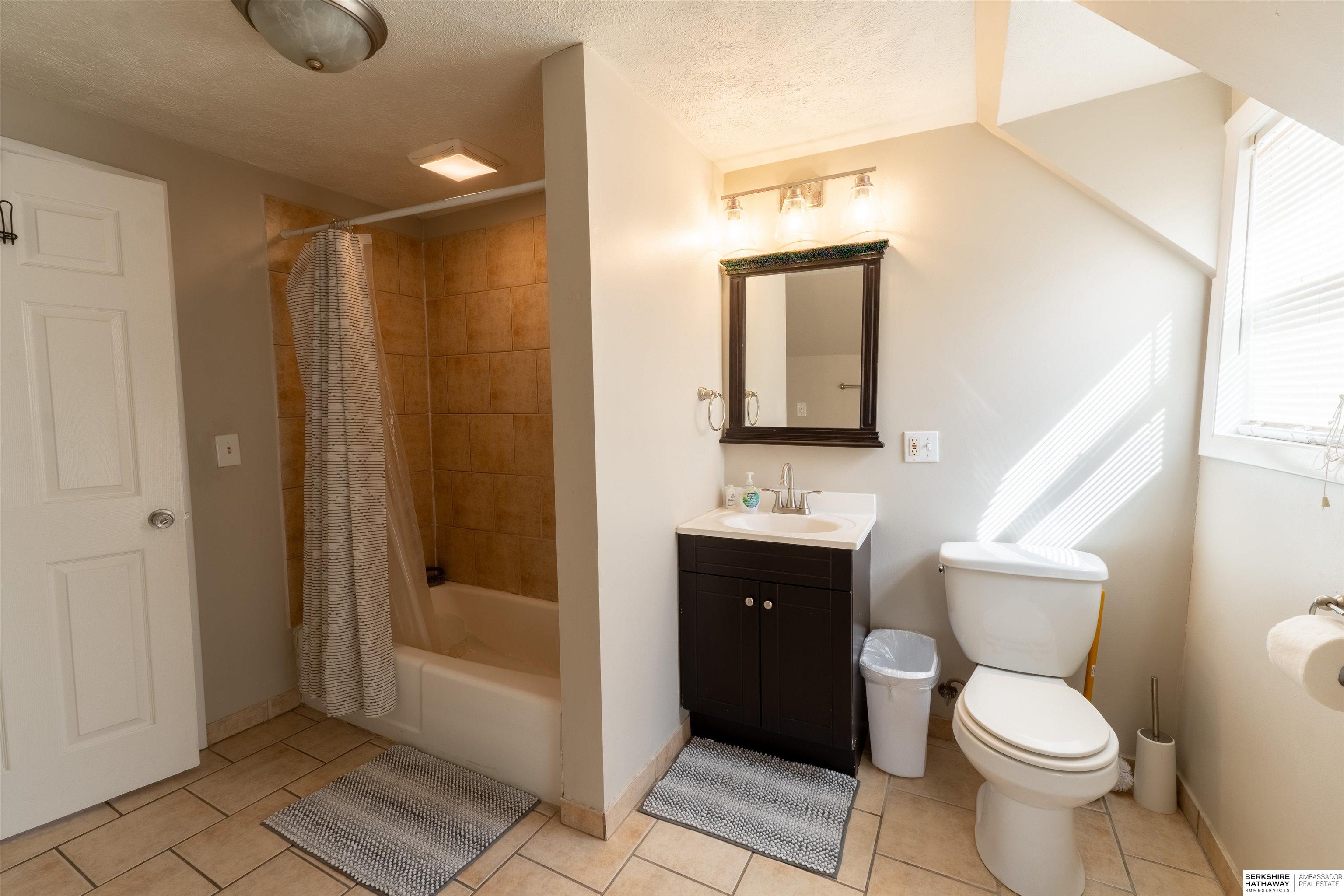 Omaha, Nebraska 68131, United States, 7 Bedrooms Bedrooms, ,4 BathroomsBathrooms,Residential,Active,96679