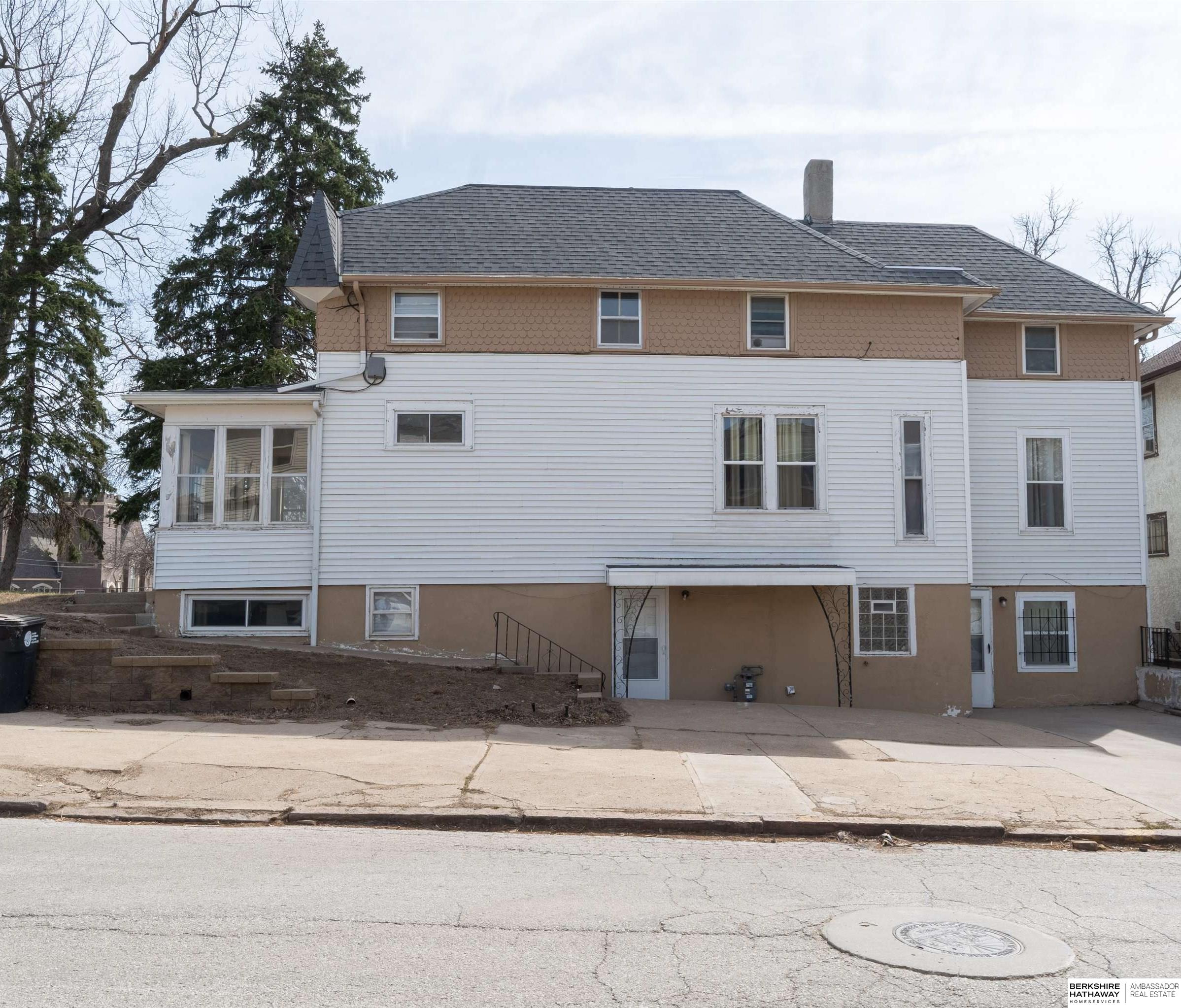 Omaha, Nebraska 68131, United States, 7 Bedrooms Bedrooms, ,4 BathroomsBathrooms,Residential,Active,96679