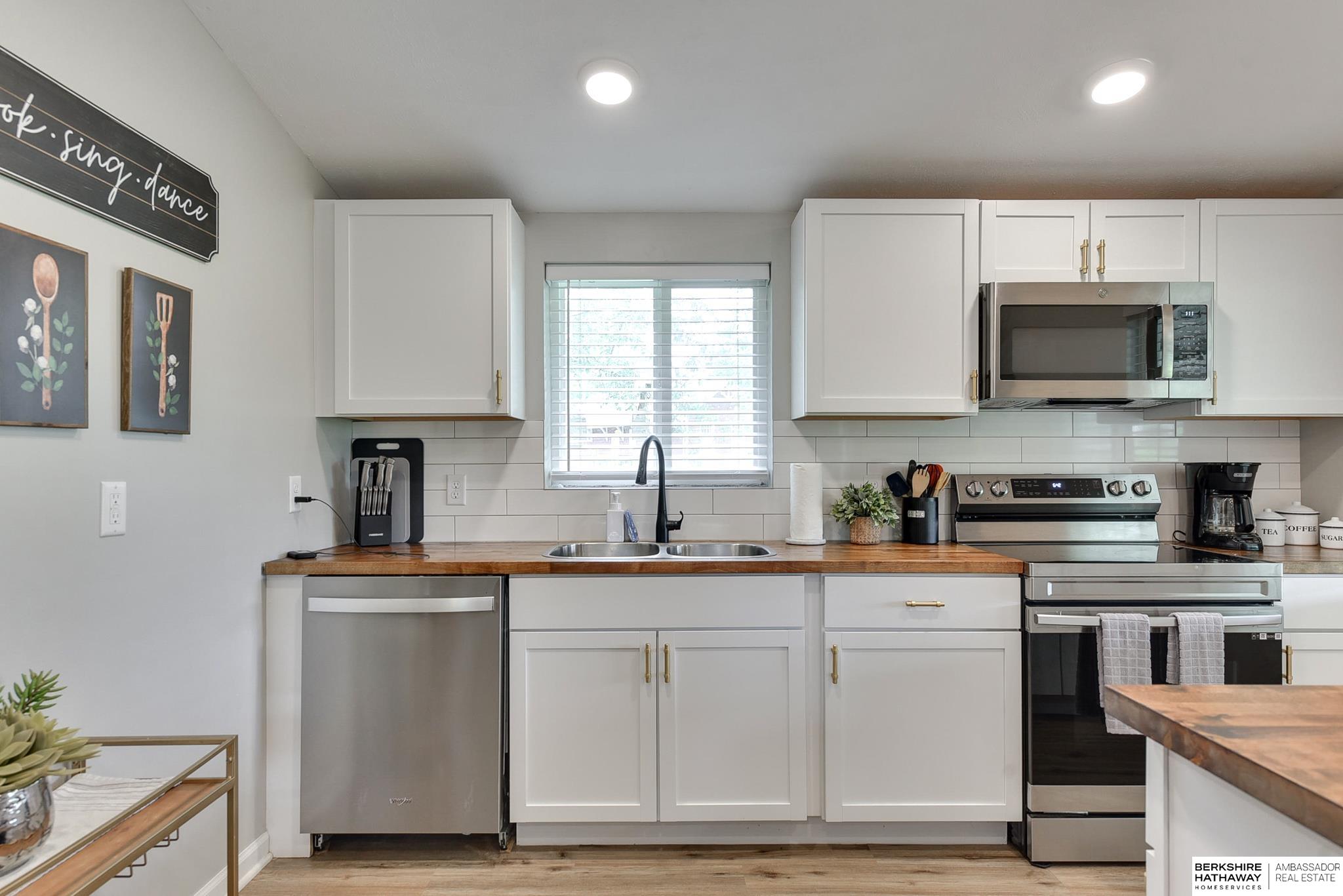 Omaha, Nebraska 68022, United States, 3 Bedrooms Bedrooms, ,1 BathroomBathrooms,Residential,Active,11399