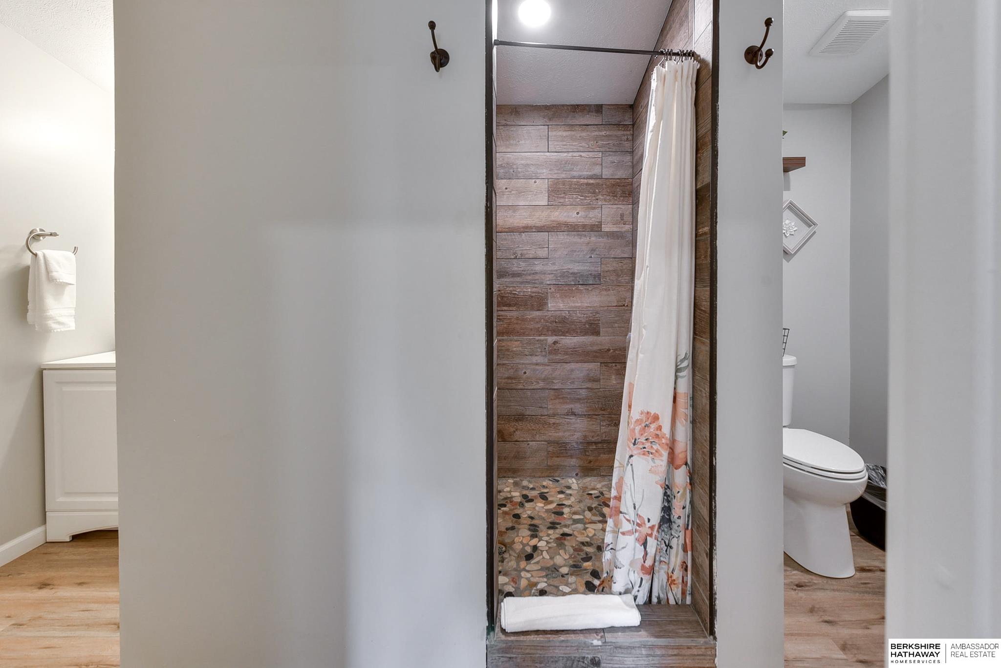 Omaha, Nebraska 68022, United States, 3 Bedrooms Bedrooms, ,1 BathroomBathrooms,Residential,Active,11399