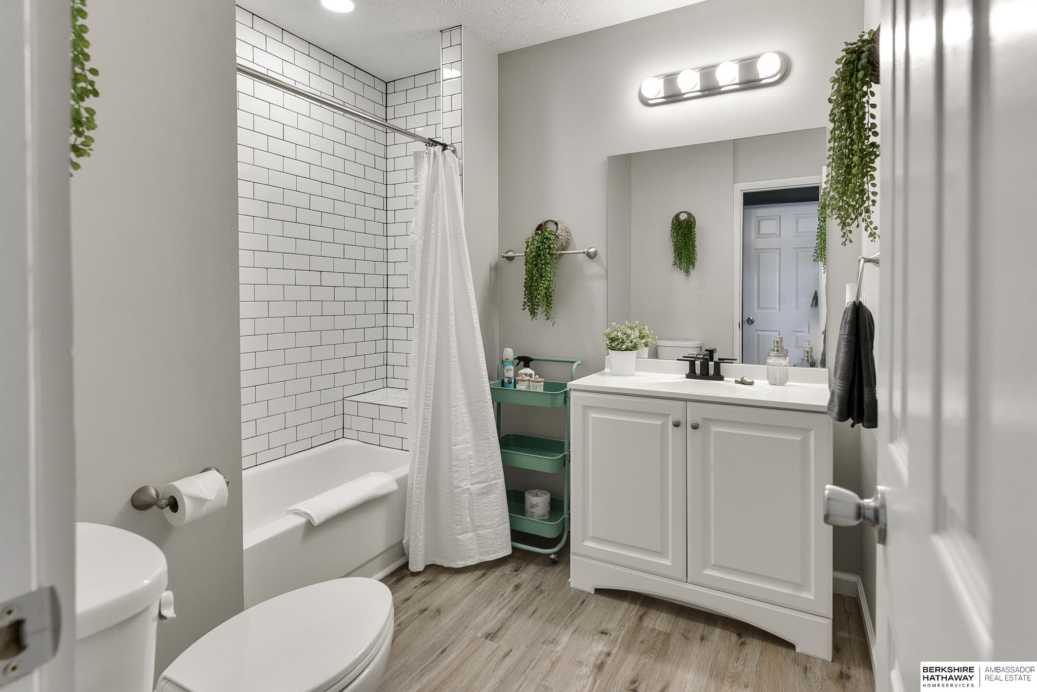 Omaha, Nebraska 68022, United States, 3 Bedrooms Bedrooms, ,1 BathroomBathrooms,Residential,Active,11399