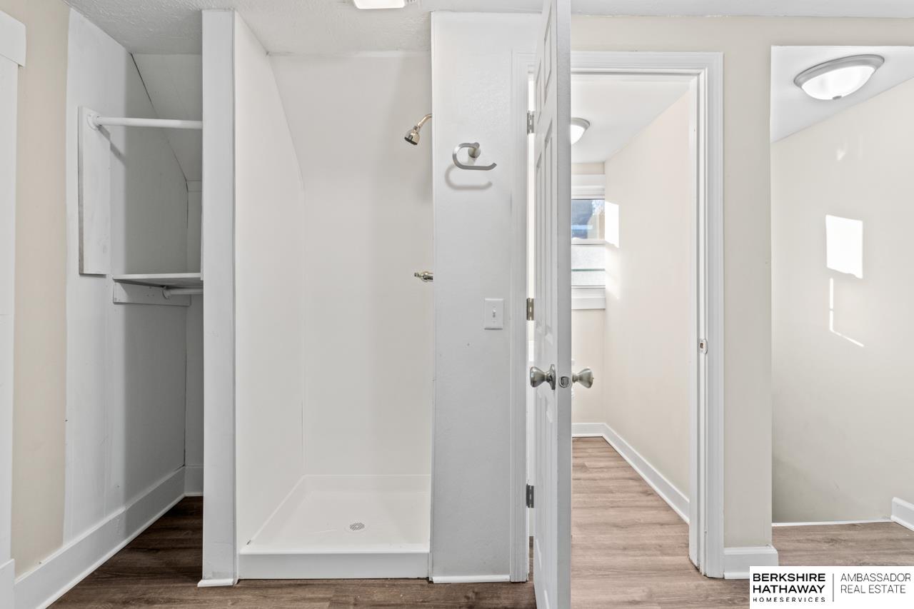 Omaha, Nebraska 68110, United States, 4 Bedrooms Bedrooms, ,2 BathroomsBathrooms,Residential,Active,22809