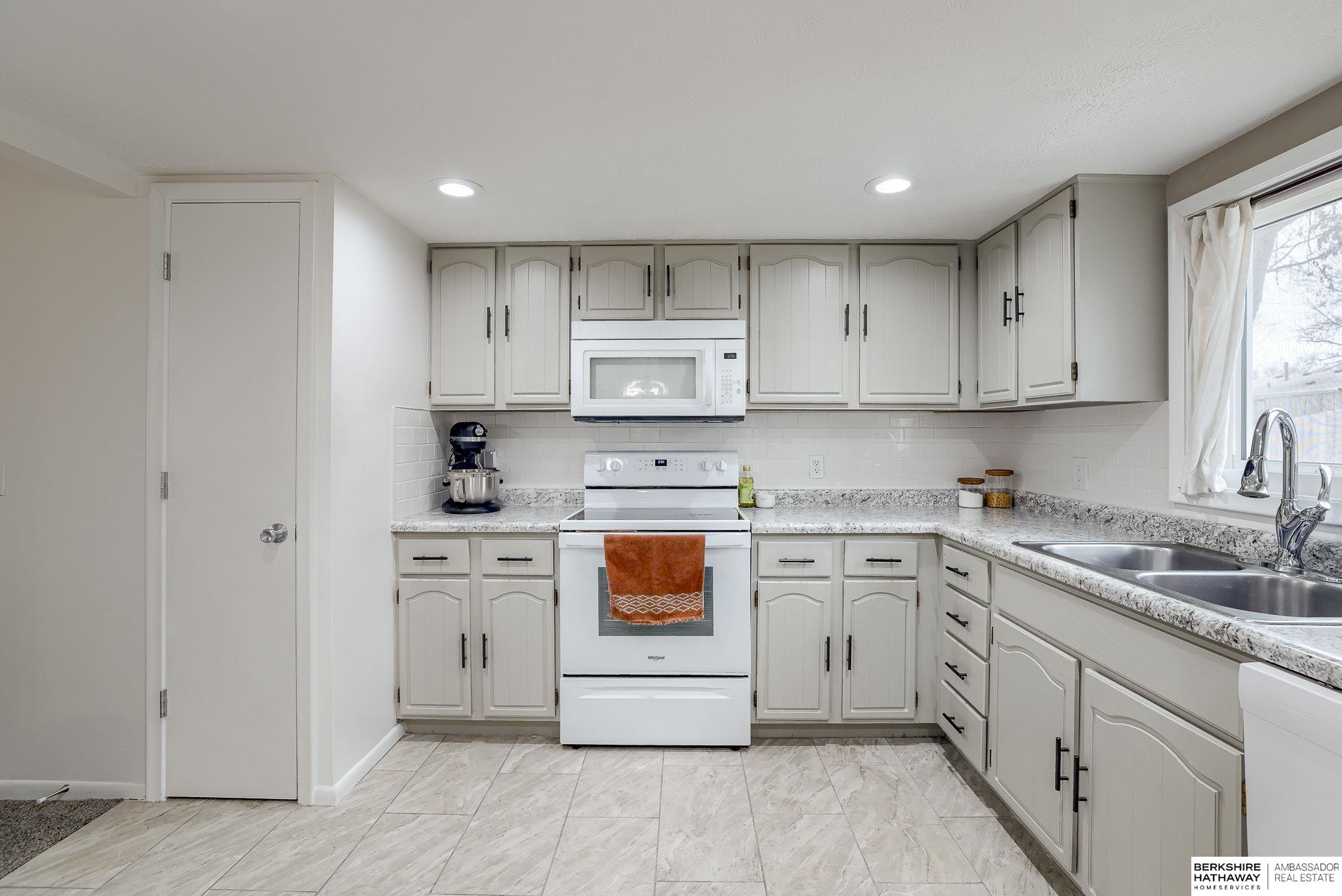 Omaha, Nebraska 68138, United States, 3 Bedrooms Bedrooms, ,2 BathroomsBathrooms,Residential,Pending,4167