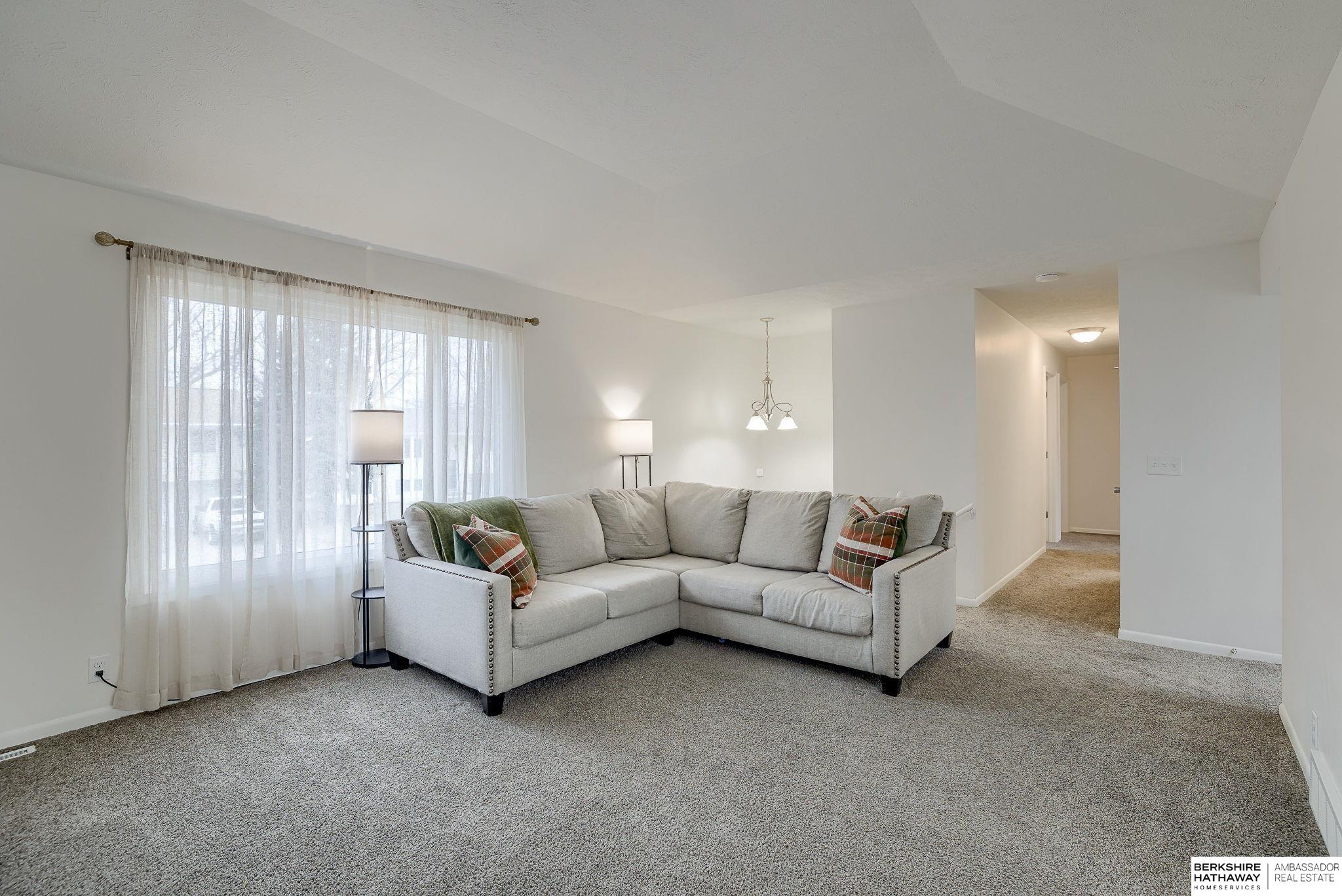 Omaha, Nebraska 68138, United States, 3 Bedrooms Bedrooms, ,2 BathroomsBathrooms,Residential,Pending,4167