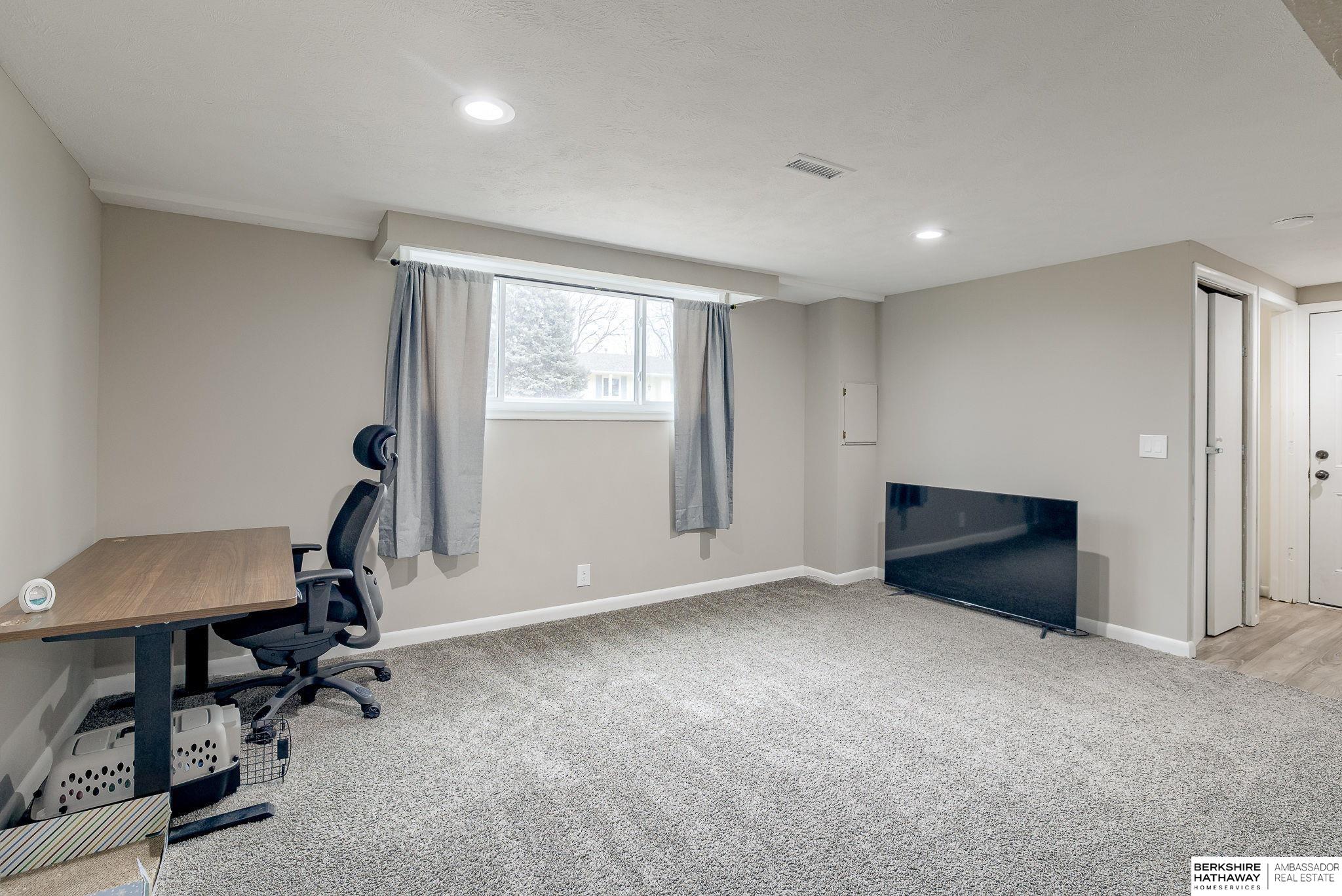 Omaha, Nebraska 68138, United States, 3 Bedrooms Bedrooms, ,2 BathroomsBathrooms,Residential,Pending,4167