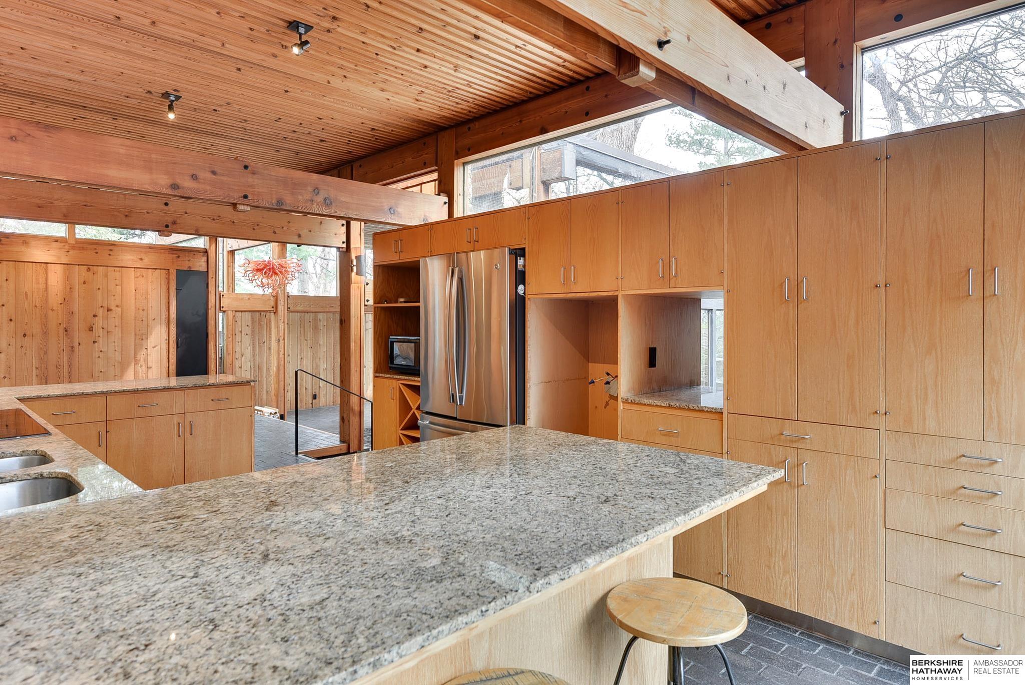 Omaha, Nebraska 68124, United States, 3 Bedrooms Bedrooms, ,3 BathroomsBathrooms,Residential,Pending,102563