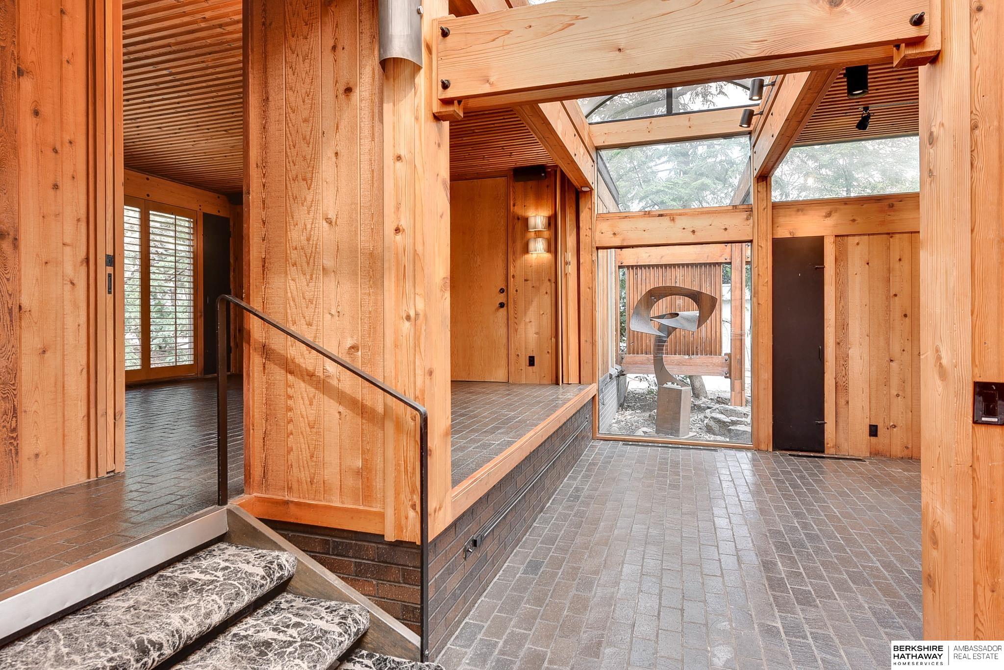 Omaha, Nebraska 68124, United States, 3 Bedrooms Bedrooms, ,3 BathroomsBathrooms,Residential,Pending,102563