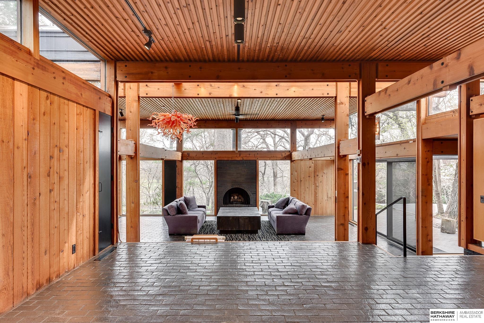 Omaha, Nebraska 68124, United States, 3 Bedrooms Bedrooms, ,3 BathroomsBathrooms,Residential,Pending,102563