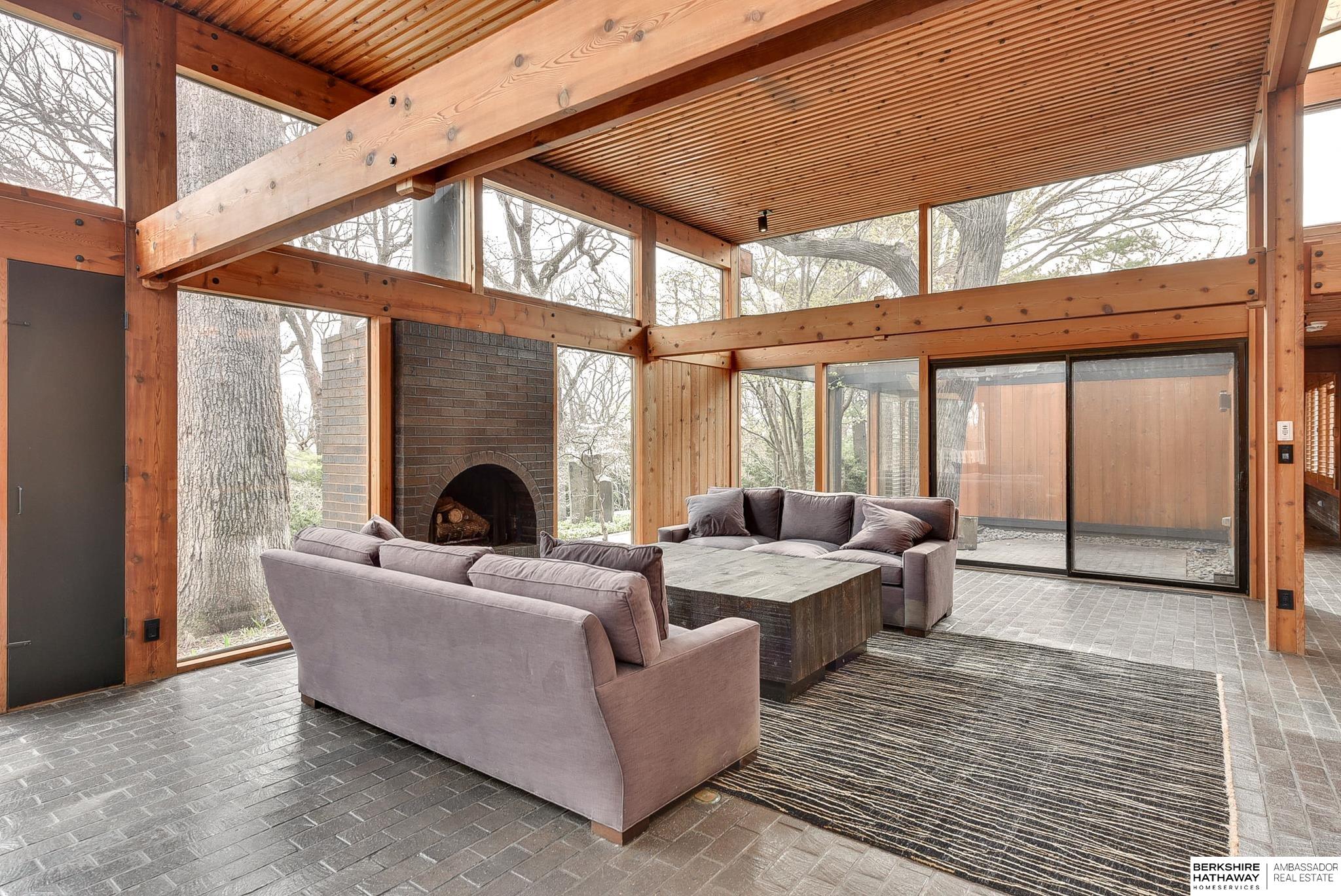 Omaha, Nebraska 68124, United States, 3 Bedrooms Bedrooms, ,3 BathroomsBathrooms,Residential,Pending,102563