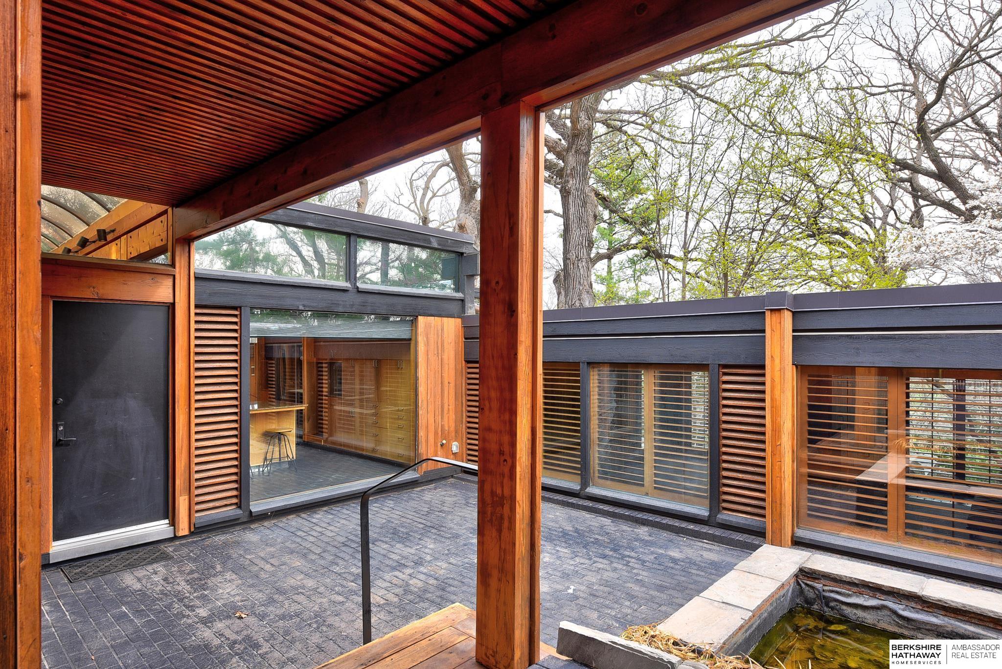 Omaha, Nebraska 68124, United States, 3 Bedrooms Bedrooms, ,3 BathroomsBathrooms,Residential,Pending,102563