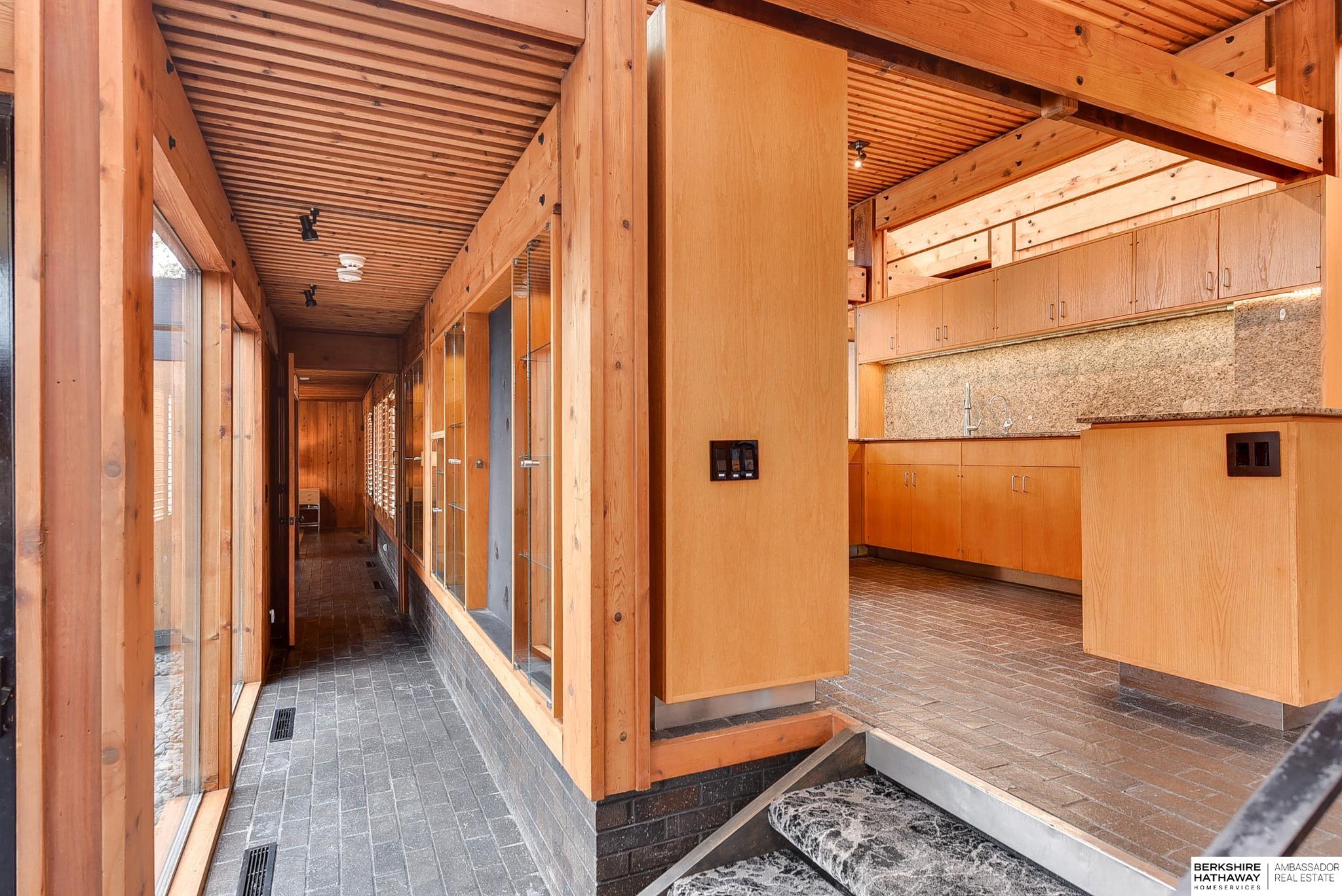 Omaha, Nebraska 68124, United States, 3 Bedrooms Bedrooms, ,3 BathroomsBathrooms,Residential,Pending,102563