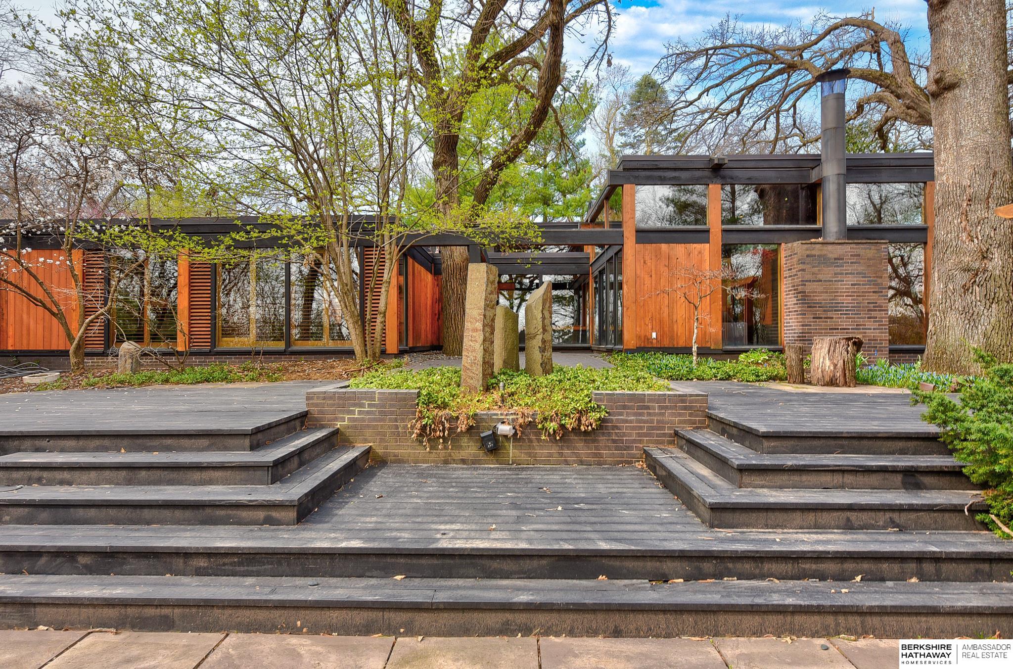 Omaha, Nebraska 68124, United States, 3 Bedrooms Bedrooms, ,3 BathroomsBathrooms,Residential,Pending,102563