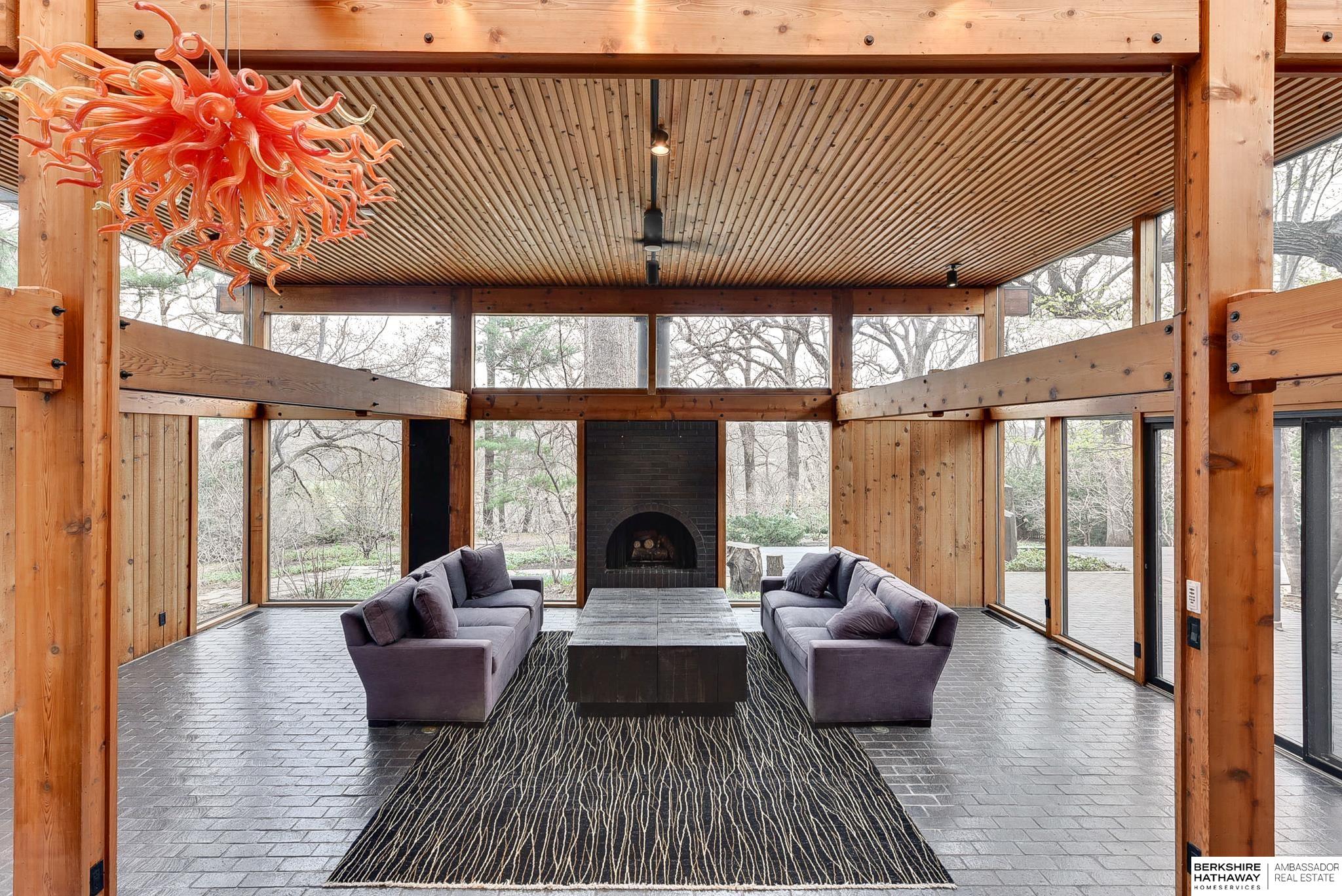 Omaha, Nebraska 68124, United States, 3 Bedrooms Bedrooms, ,3 BathroomsBathrooms,Residential,Pending,102563