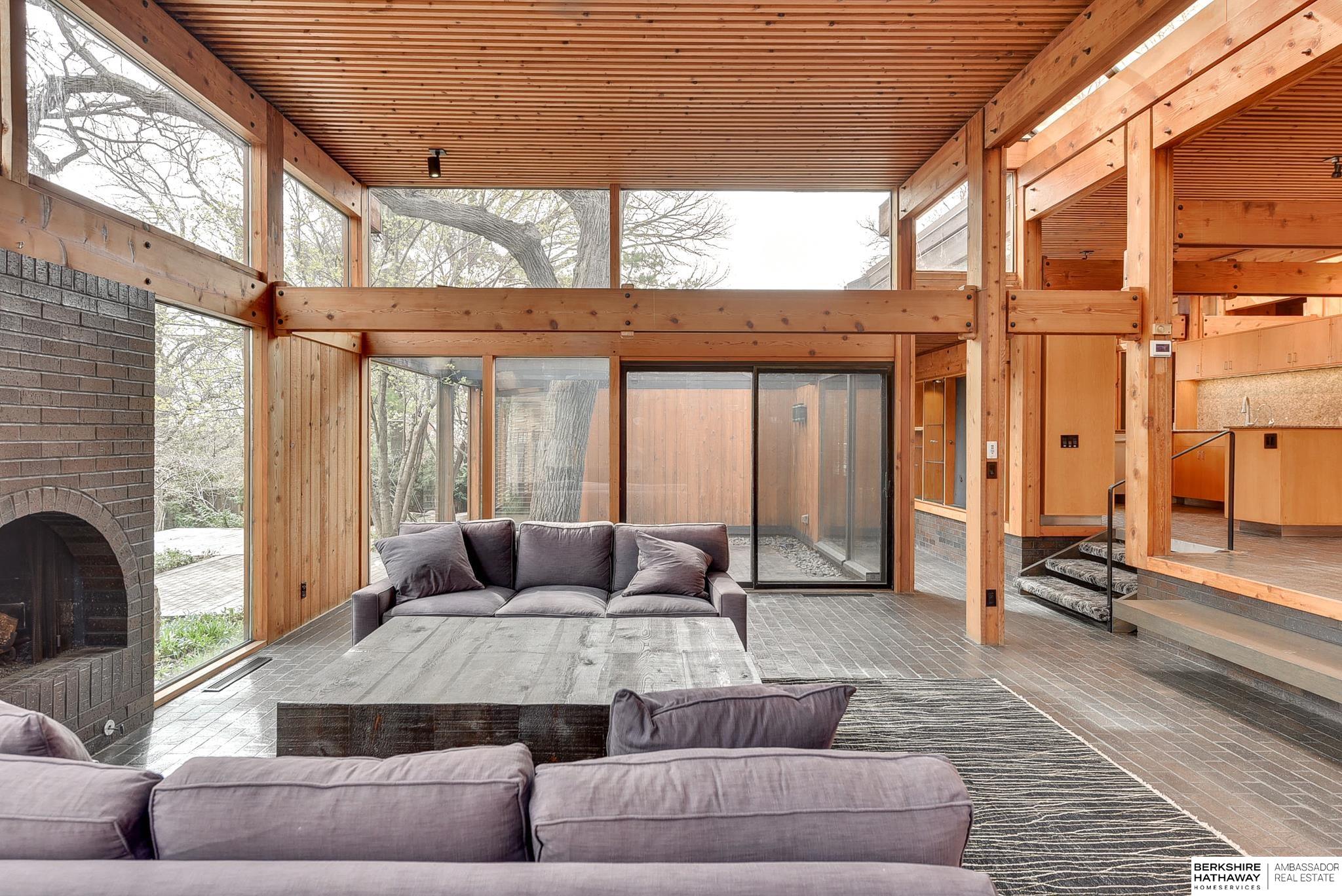 Omaha, Nebraska 68124, United States, 3 Bedrooms Bedrooms, ,3 BathroomsBathrooms,Residential,Pending,102563