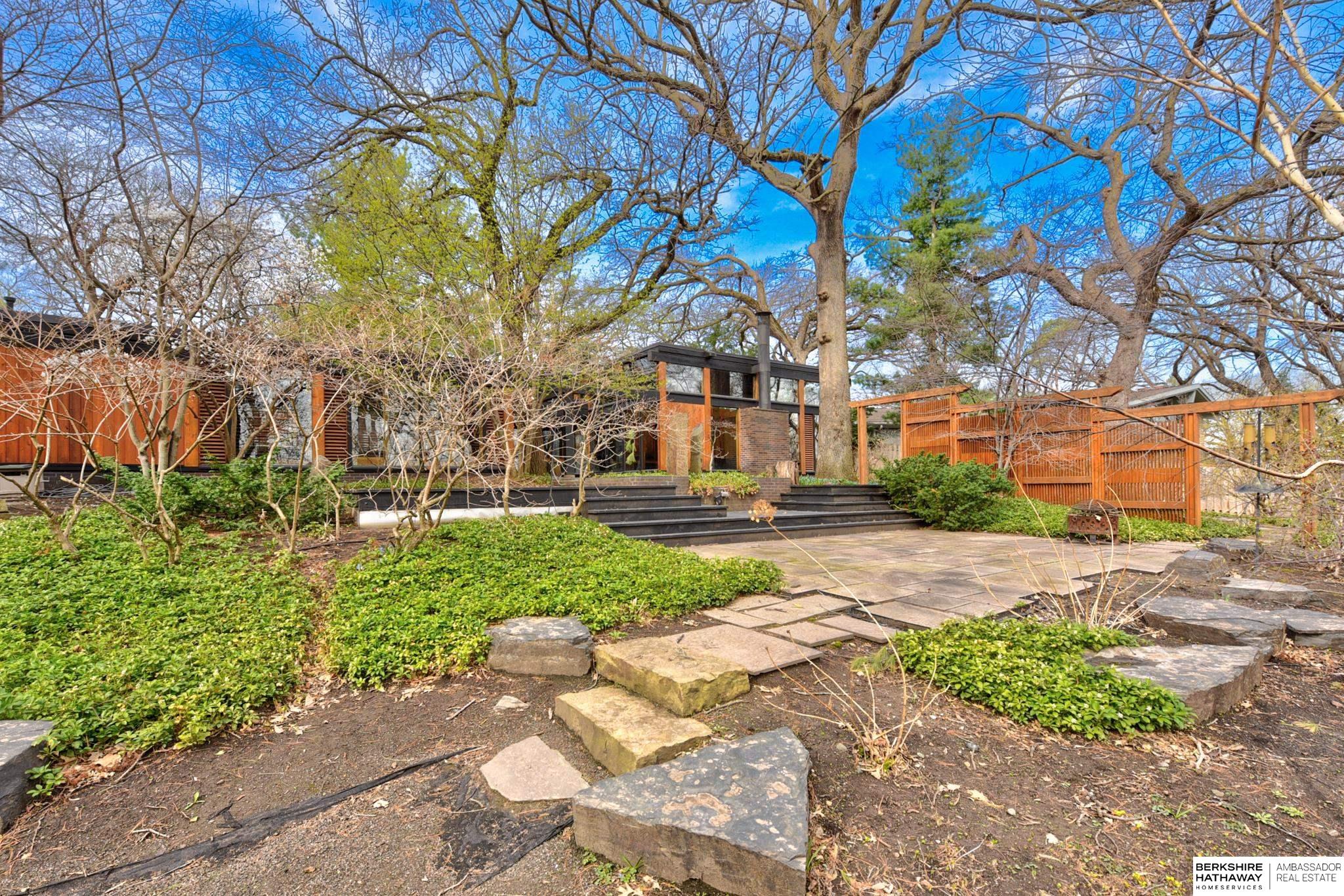 Omaha, Nebraska 68124, United States, 3 Bedrooms Bedrooms, ,3 BathroomsBathrooms,Residential,Pending,102563