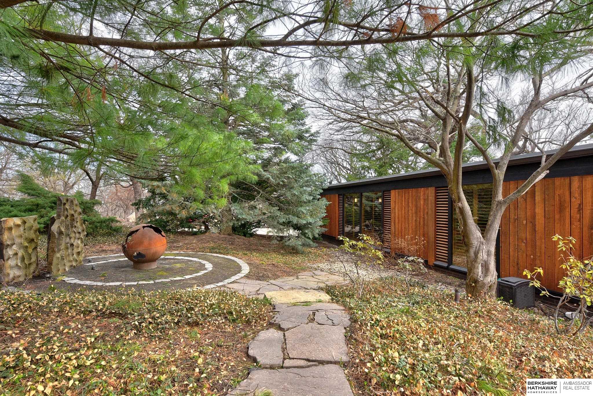 Omaha, Nebraska 68124, United States, 3 Bedrooms Bedrooms, ,3 BathroomsBathrooms,Residential,Pending,102563