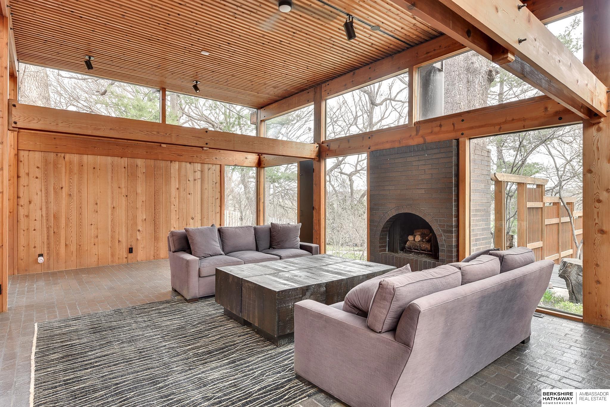 Omaha, Nebraska 68124, United States, 3 Bedrooms Bedrooms, ,3 BathroomsBathrooms,Residential,Pending,102563