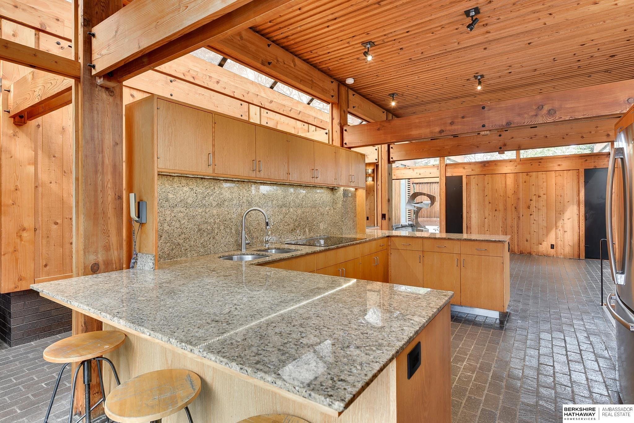 Omaha, Nebraska 68124, United States, 3 Bedrooms Bedrooms, ,3 BathroomsBathrooms,Residential,Pending,102563