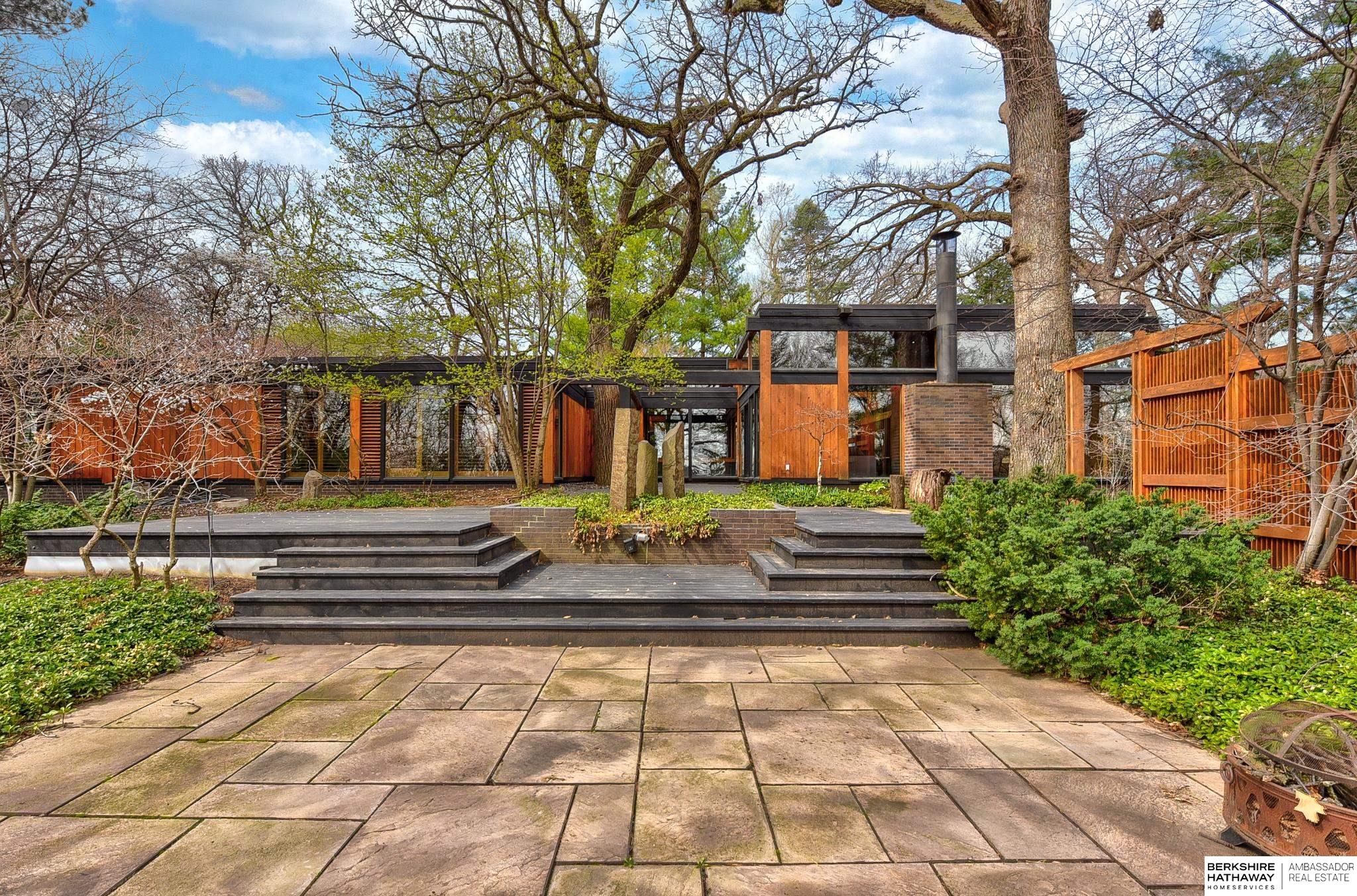 Omaha, Nebraska 68124, United States, 3 Bedrooms Bedrooms, ,3 BathroomsBathrooms,Residential,Pending,102563