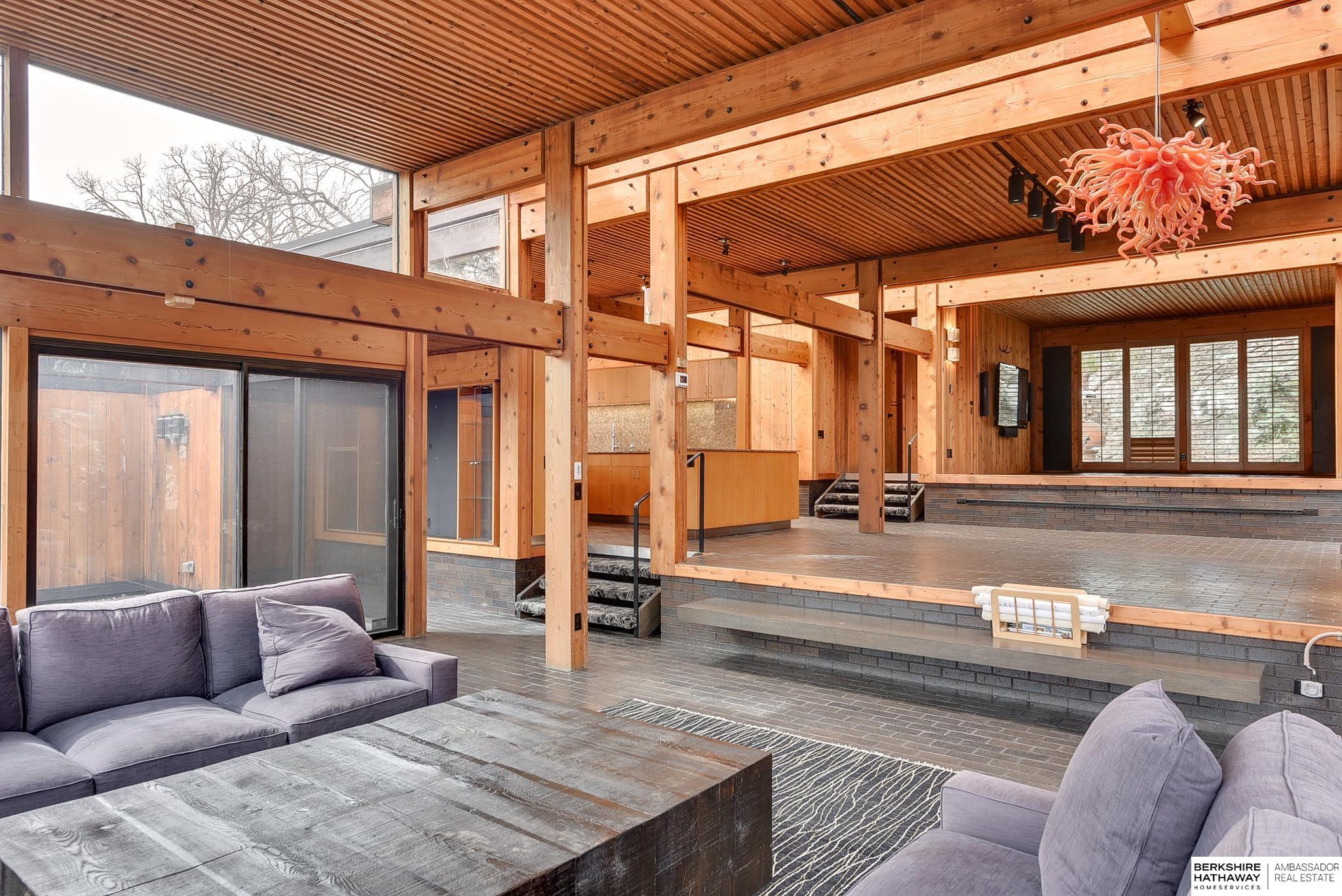 Omaha, Nebraska 68124, United States, 3 Bedrooms Bedrooms, ,3 BathroomsBathrooms,Residential,Pending,102563