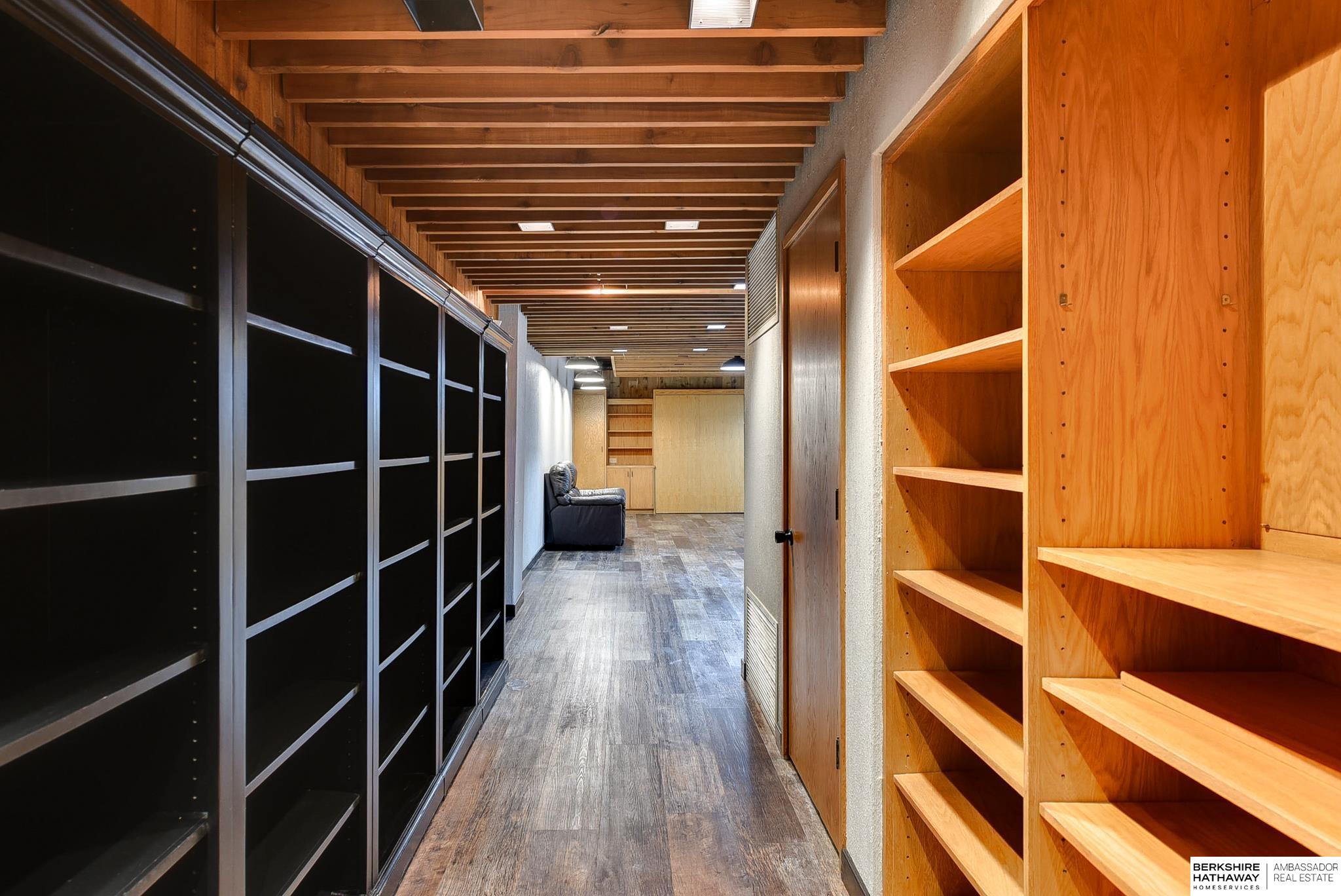 Omaha, Nebraska 68124, United States, 3 Bedrooms Bedrooms, ,3 BathroomsBathrooms,Residential,Pending,102563