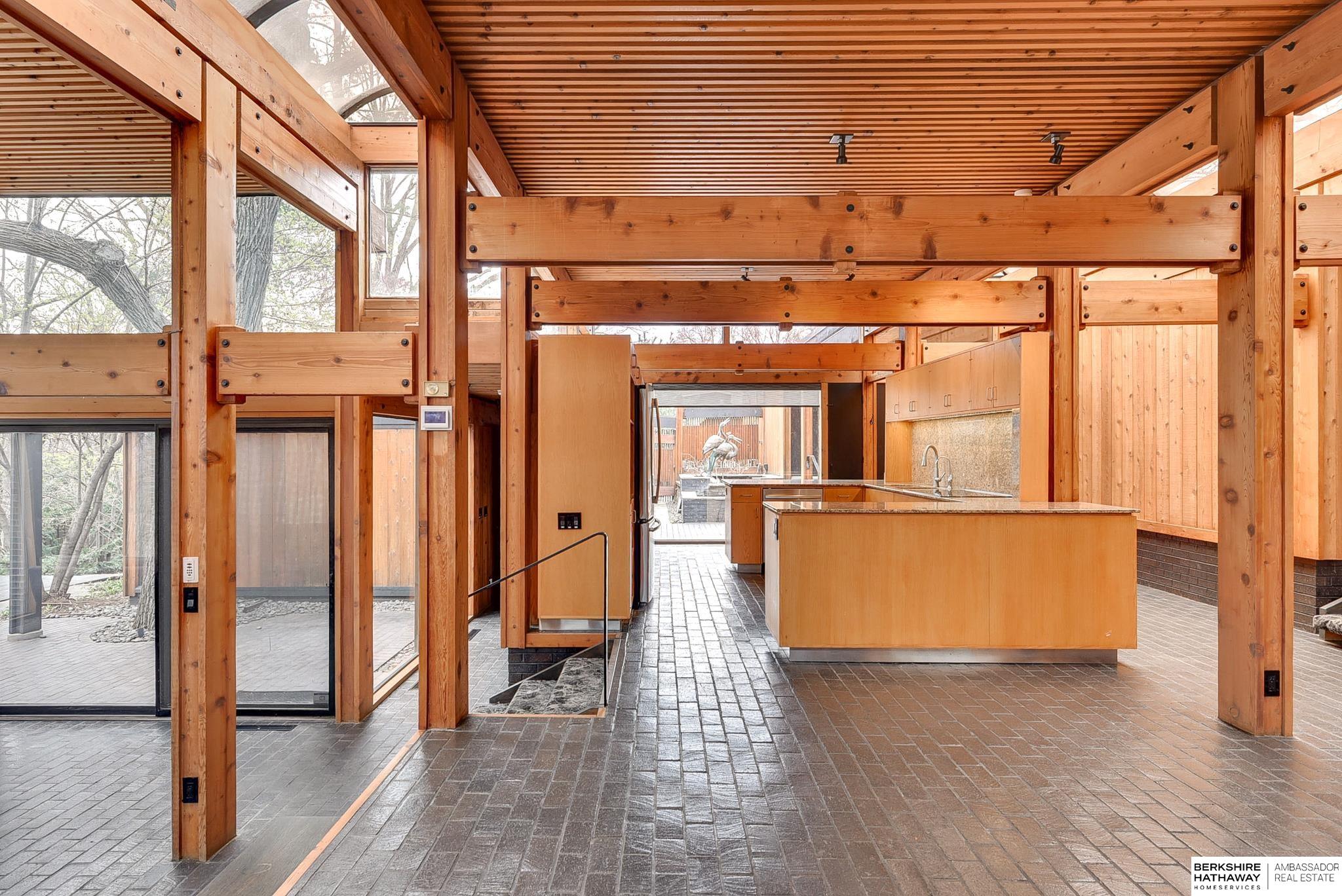 Omaha, Nebraska 68124, United States, 3 Bedrooms Bedrooms, ,3 BathroomsBathrooms,Residential,Pending,102563