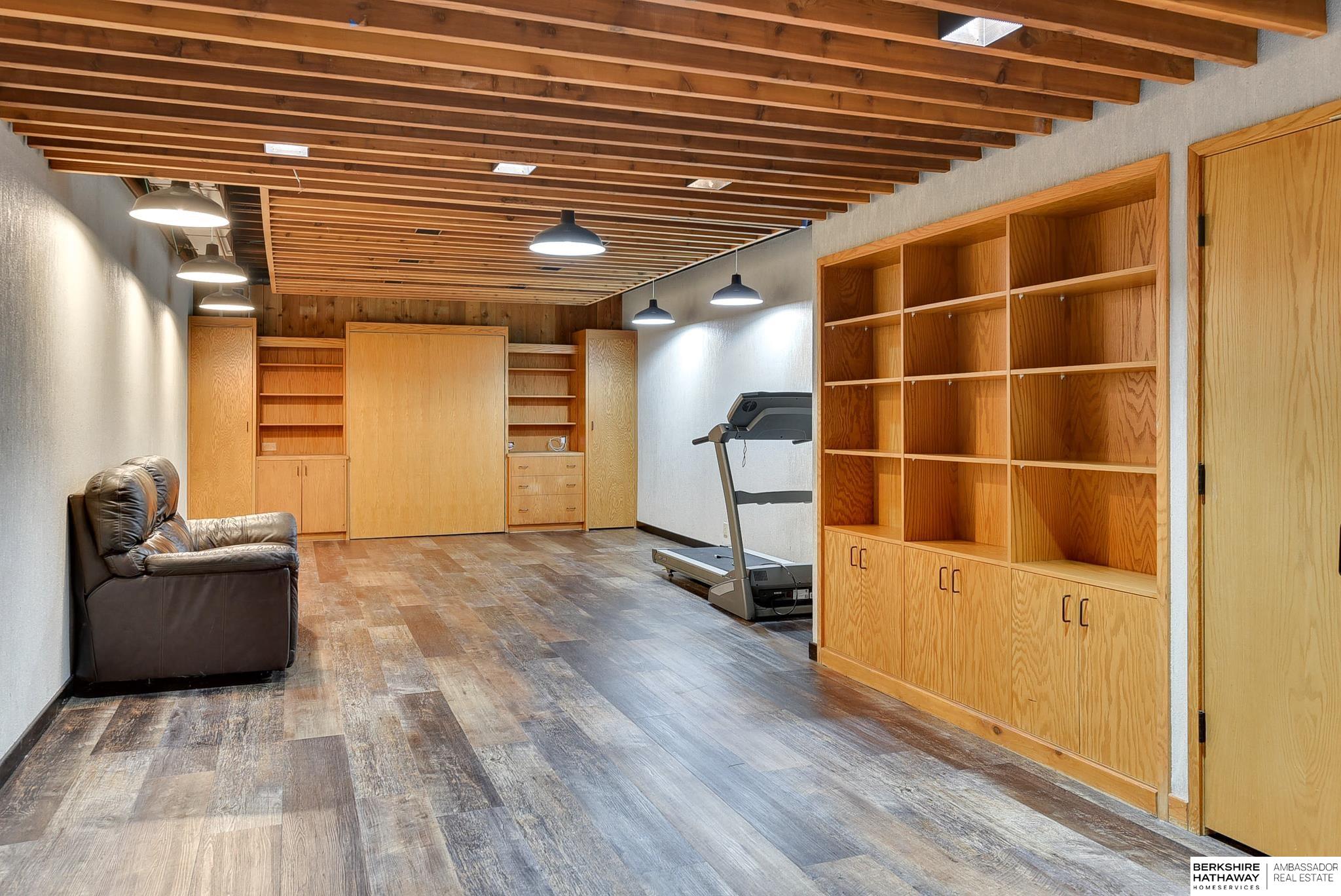 Omaha, Nebraska 68124, United States, 3 Bedrooms Bedrooms, ,3 BathroomsBathrooms,Residential,Pending,102563