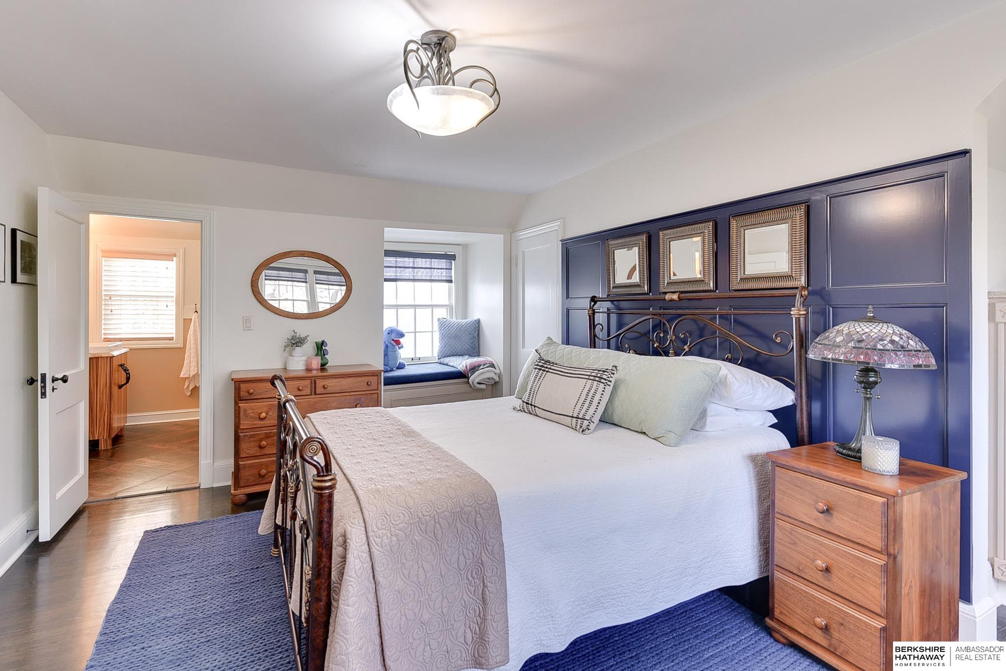 Omaha, Nebraska 68114, United States, 5 Bedrooms Bedrooms, ,6 BathroomsBathrooms,Residential,Pending,91464