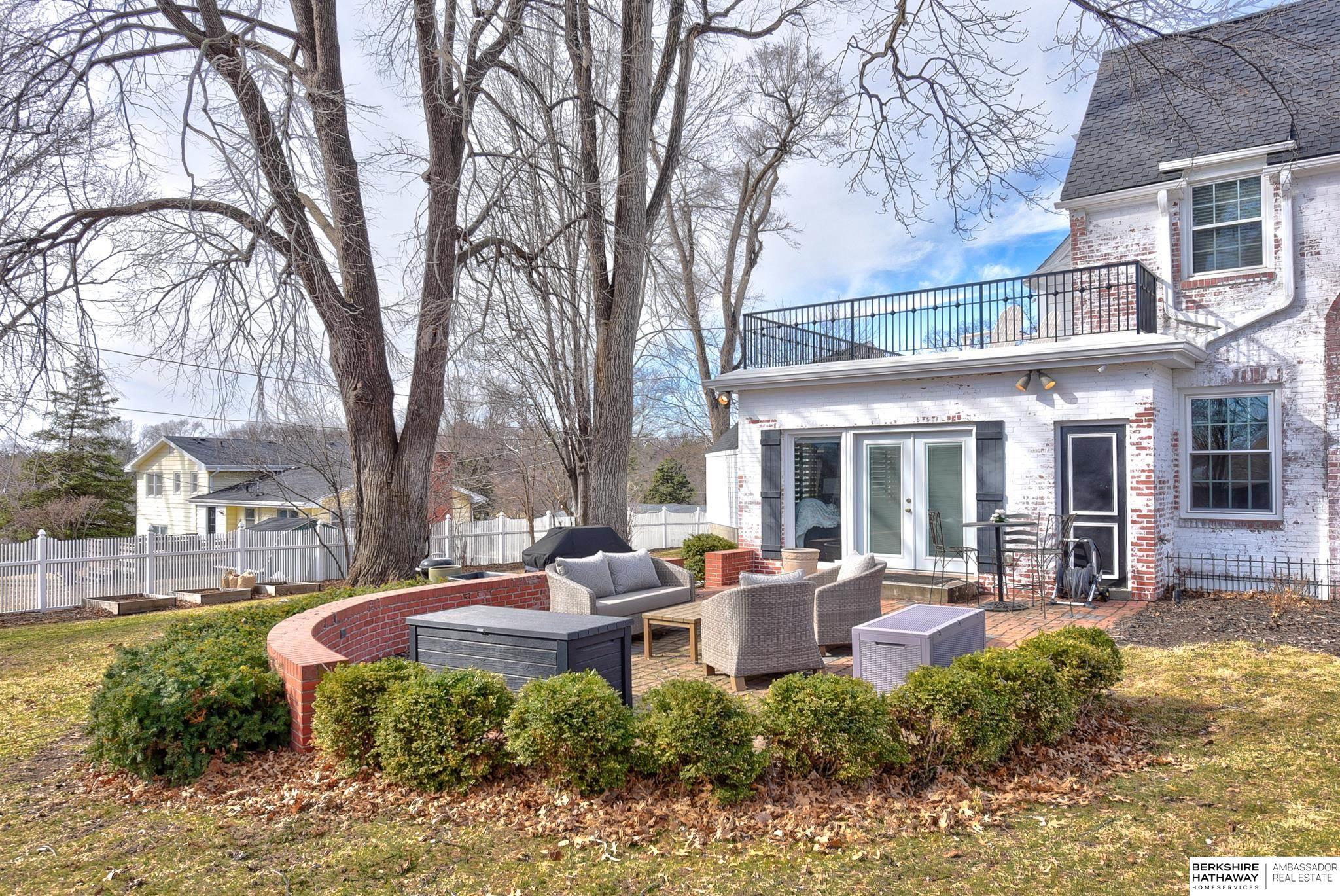 Omaha, Nebraska 68114, United States, 5 Bedrooms Bedrooms, ,6 BathroomsBathrooms,Residential,Pending,91464