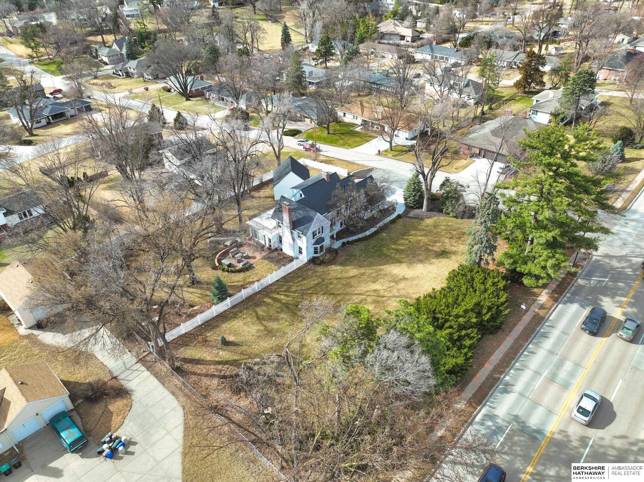 Omaha, Nebraska 68114, United States, 5 Bedrooms Bedrooms, ,6 BathroomsBathrooms,Residential,Pending,91464