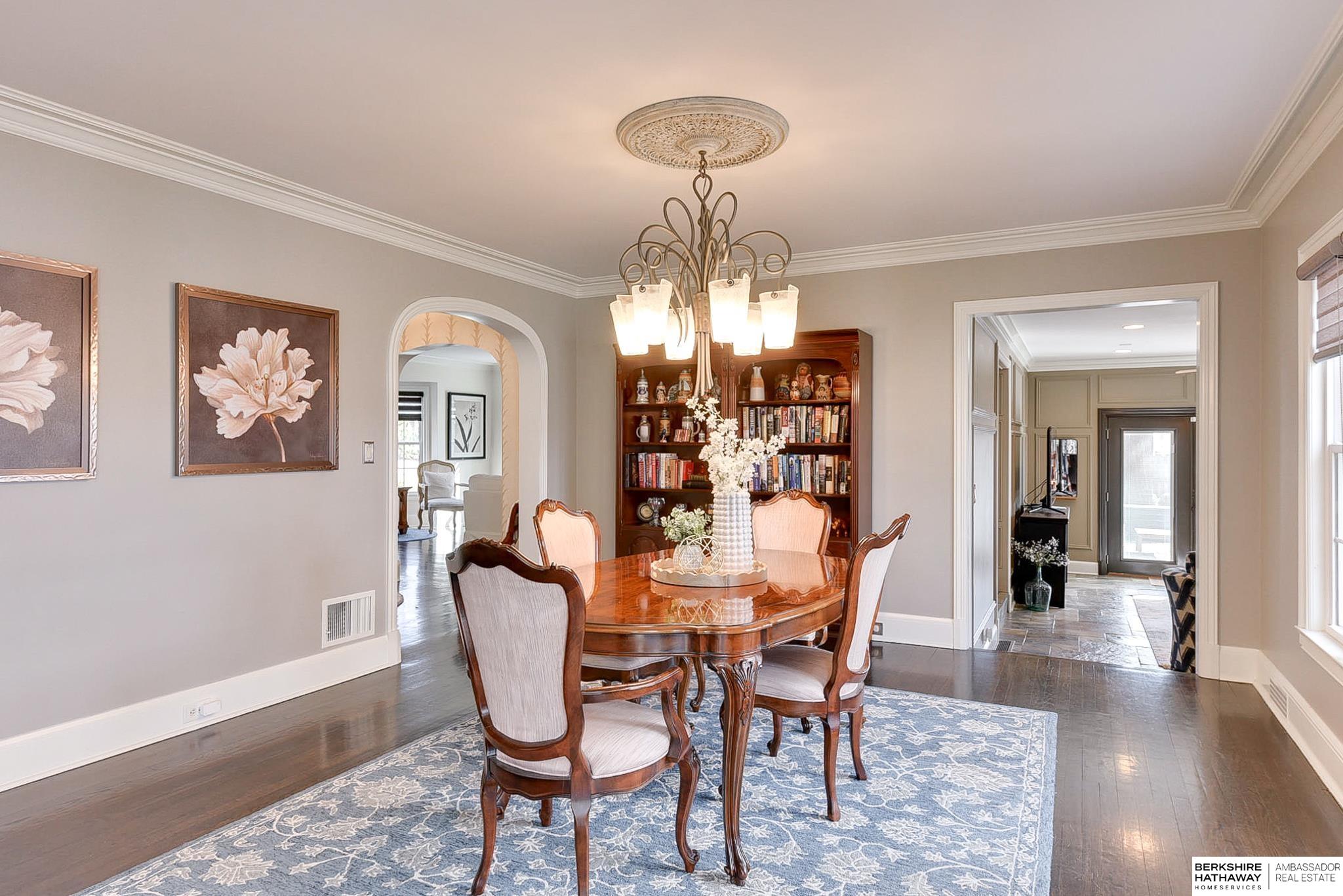 Omaha, Nebraska 68114, United States, 5 Bedrooms Bedrooms, ,6 BathroomsBathrooms,Residential,Pending,91464