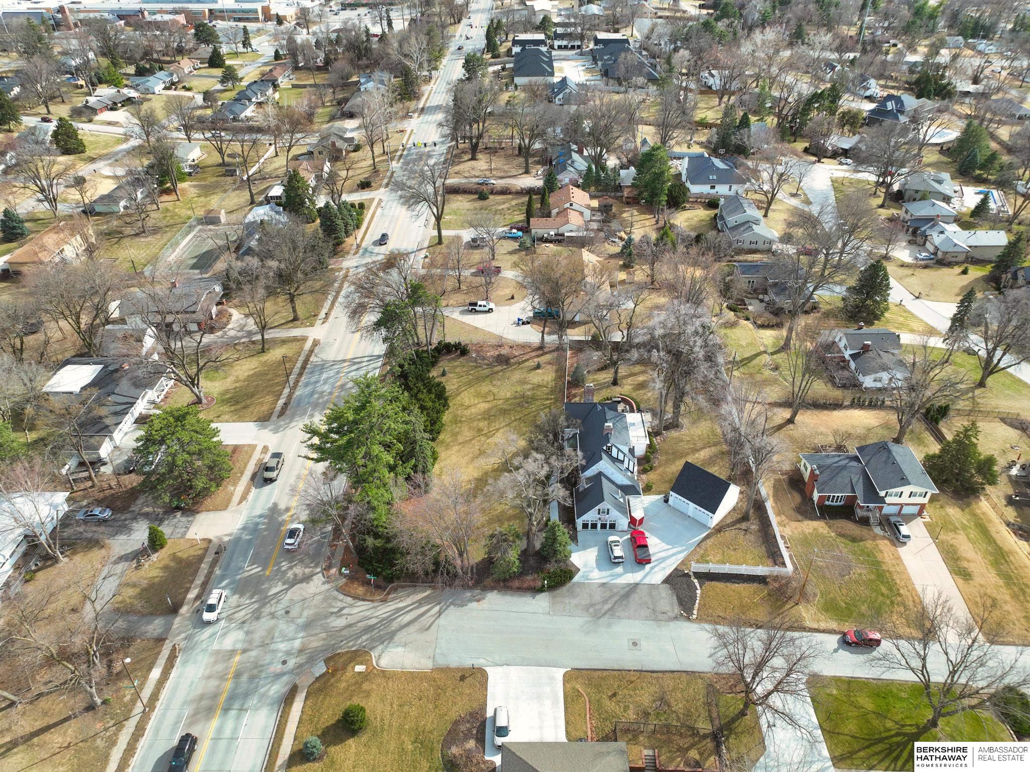 Omaha, Nebraska 68114, United States, 5 Bedrooms Bedrooms, ,6 BathroomsBathrooms,Residential,Pending,91464