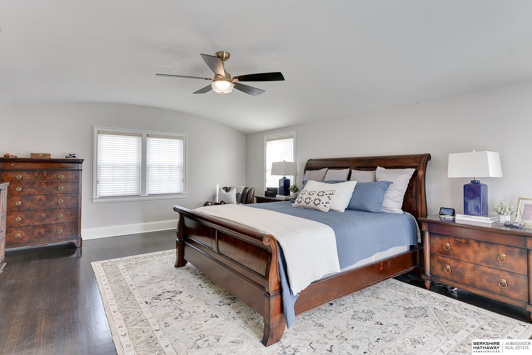 Omaha, Nebraska 68114, United States, 5 Bedrooms Bedrooms, ,6 BathroomsBathrooms,Residential,Pending,91464