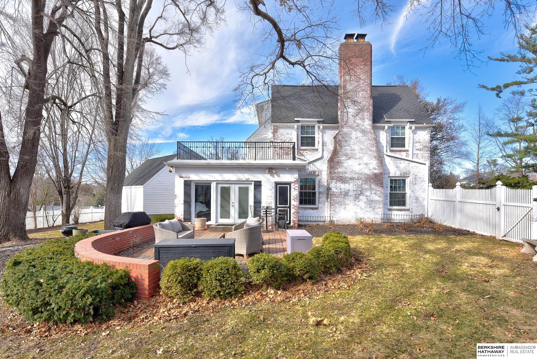 Omaha, Nebraska 68114, United States, 5 Bedrooms Bedrooms, ,6 BathroomsBathrooms,Residential,Pending,91464