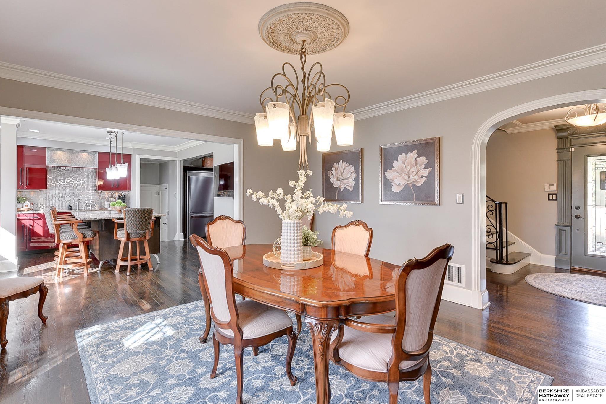 Omaha, Nebraska 68114, United States, 5 Bedrooms Bedrooms, ,6 BathroomsBathrooms,Residential,Pending,91464