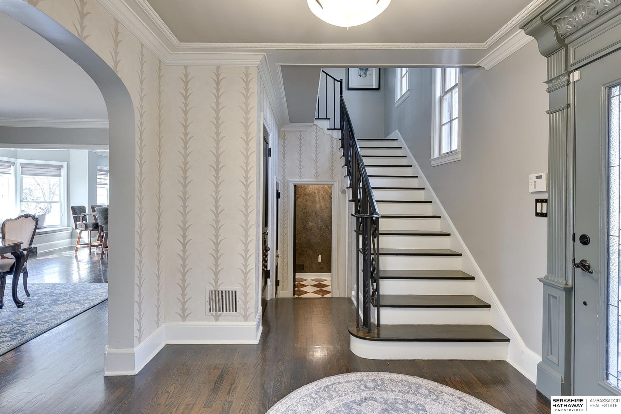 Omaha, Nebraska 68114, United States, 5 Bedrooms Bedrooms, ,6 BathroomsBathrooms,Residential,Pending,91464