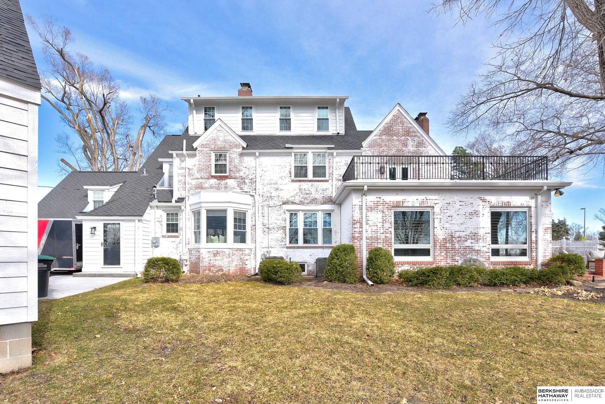 Omaha, Nebraska 68114, United States, 5 Bedrooms Bedrooms, ,6 BathroomsBathrooms,Residential,Pending,91464