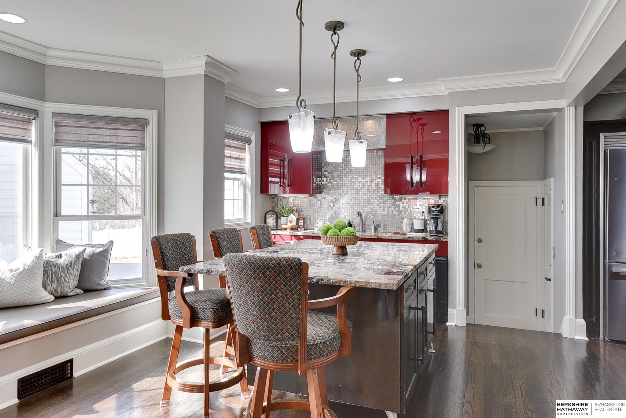 Omaha, Nebraska 68114, United States, 5 Bedrooms Bedrooms, ,6 BathroomsBathrooms,Residential,Pending,91464