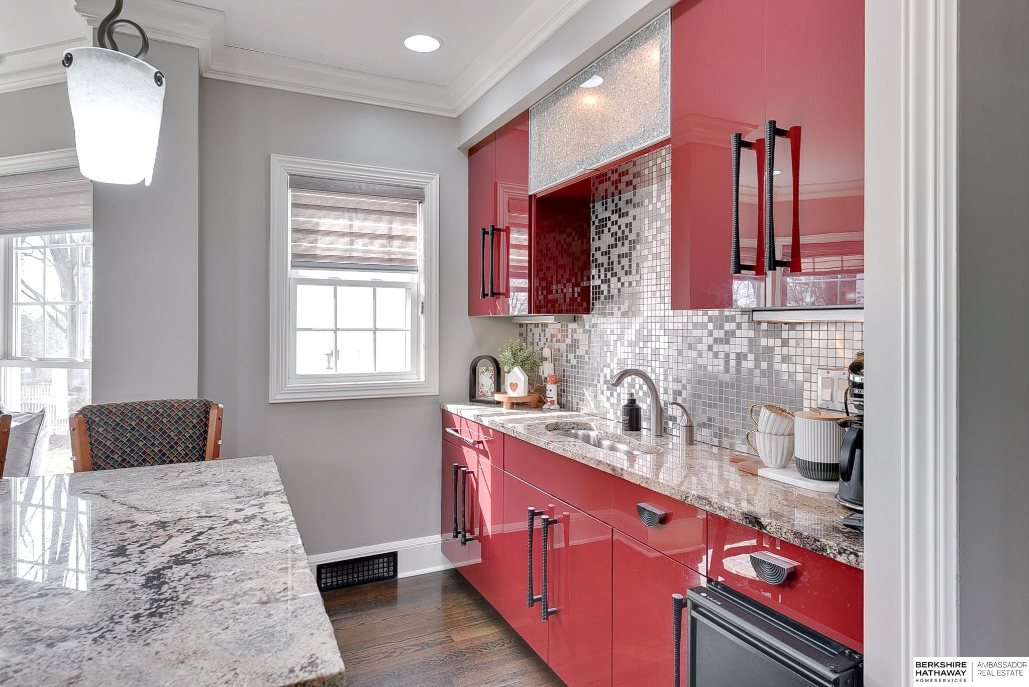 Omaha, Nebraska 68114, United States, 5 Bedrooms Bedrooms, ,6 BathroomsBathrooms,Residential,Pending,91464