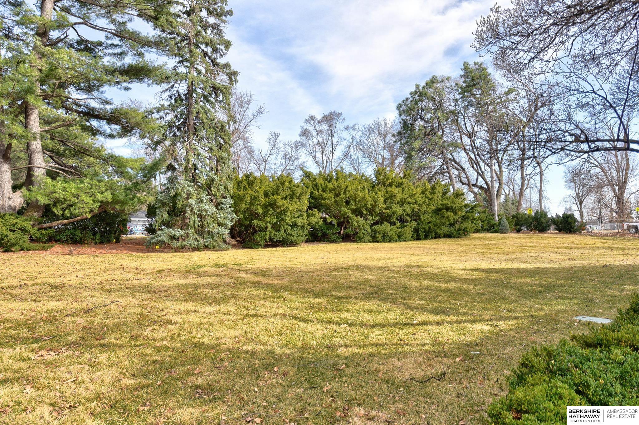 Omaha, Nebraska 68114, United States, 5 Bedrooms Bedrooms, ,6 BathroomsBathrooms,Residential,Pending,91464