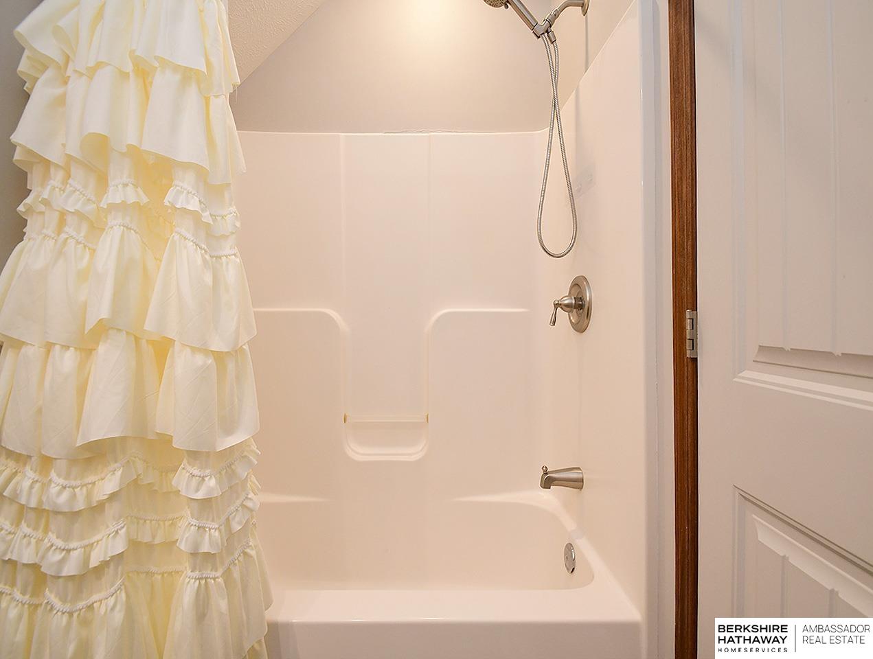 Blair, Nebraska 68008, United States, 2 Bedrooms Bedrooms, ,2 BathroomsBathrooms,Residential,Active,95674