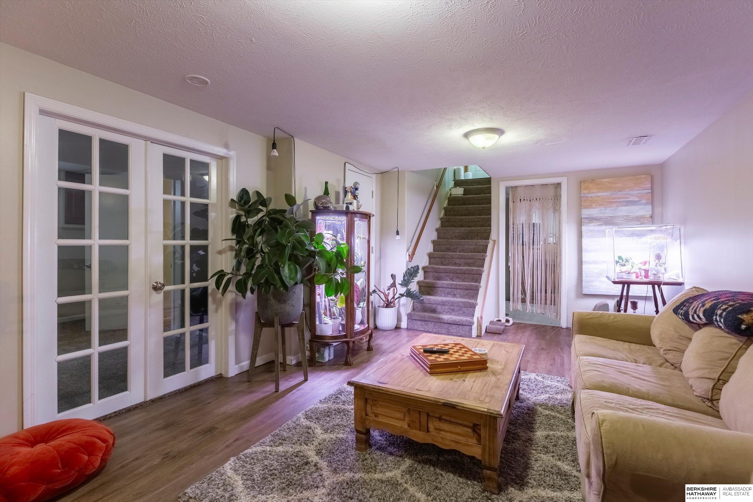 Omaha, Nebraska 68134, United States, 3 Bedrooms Bedrooms, ,2 BathroomsBathrooms,Residential,Pending,106917