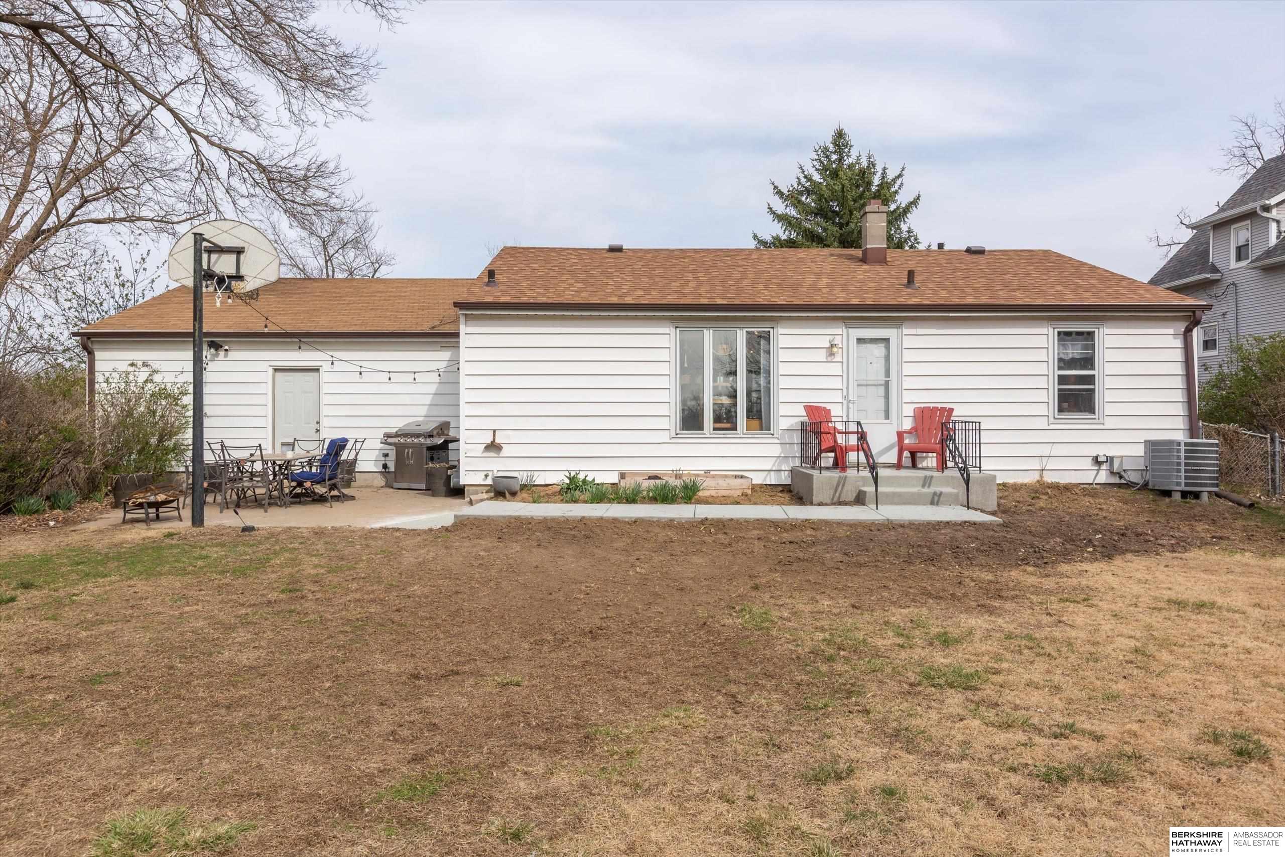 Omaha, Nebraska 68134, United States, 3 Bedrooms Bedrooms, ,2 BathroomsBathrooms,Residential,Pending,106917